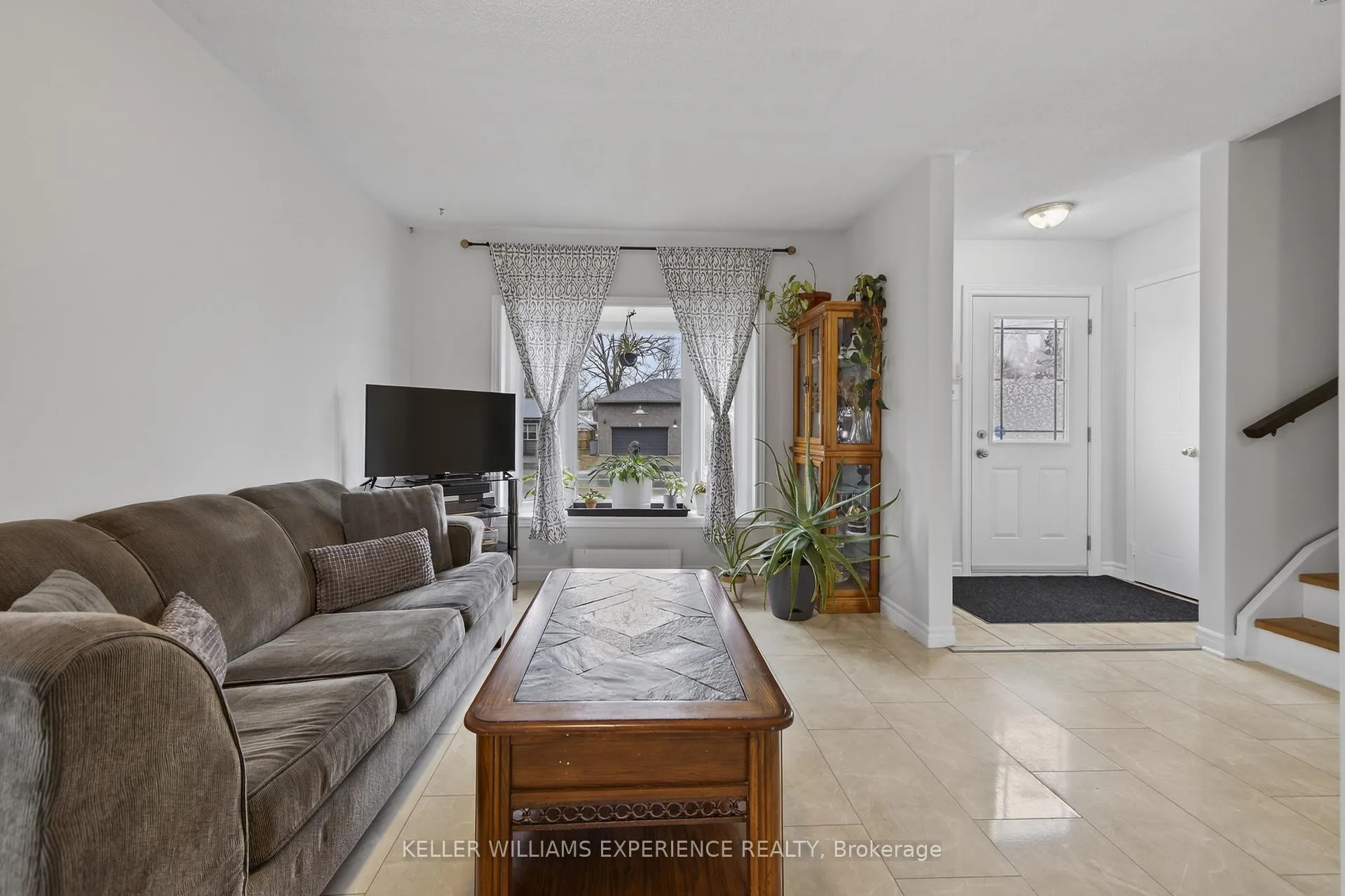 Photo 7 of 125 Simcoe Street, Essa, Angus — HOMEH