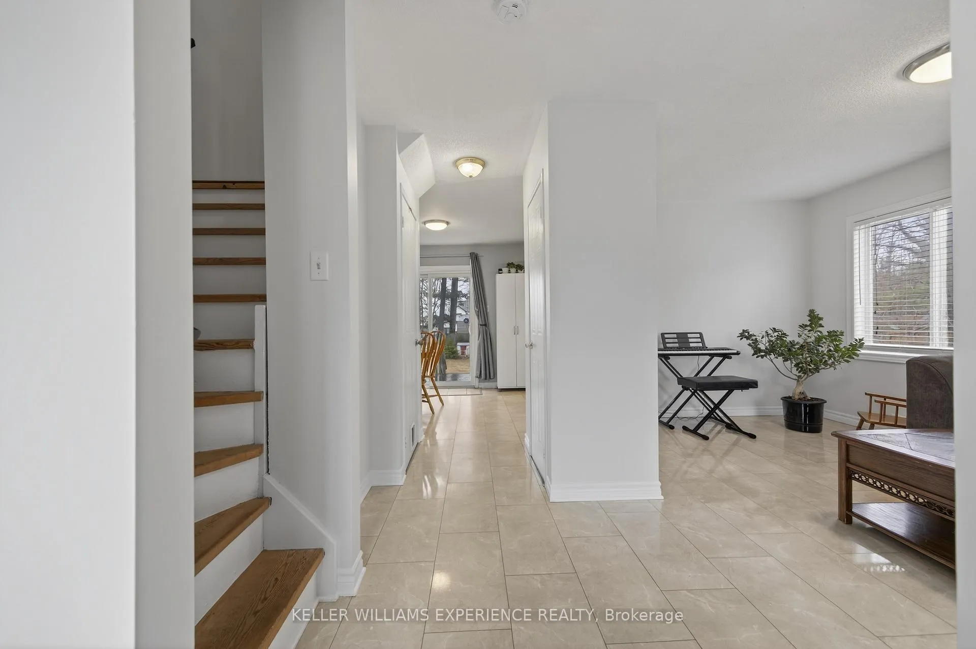 Photo 8 of 125 Simcoe Street, Essa, Angus — HOMEH