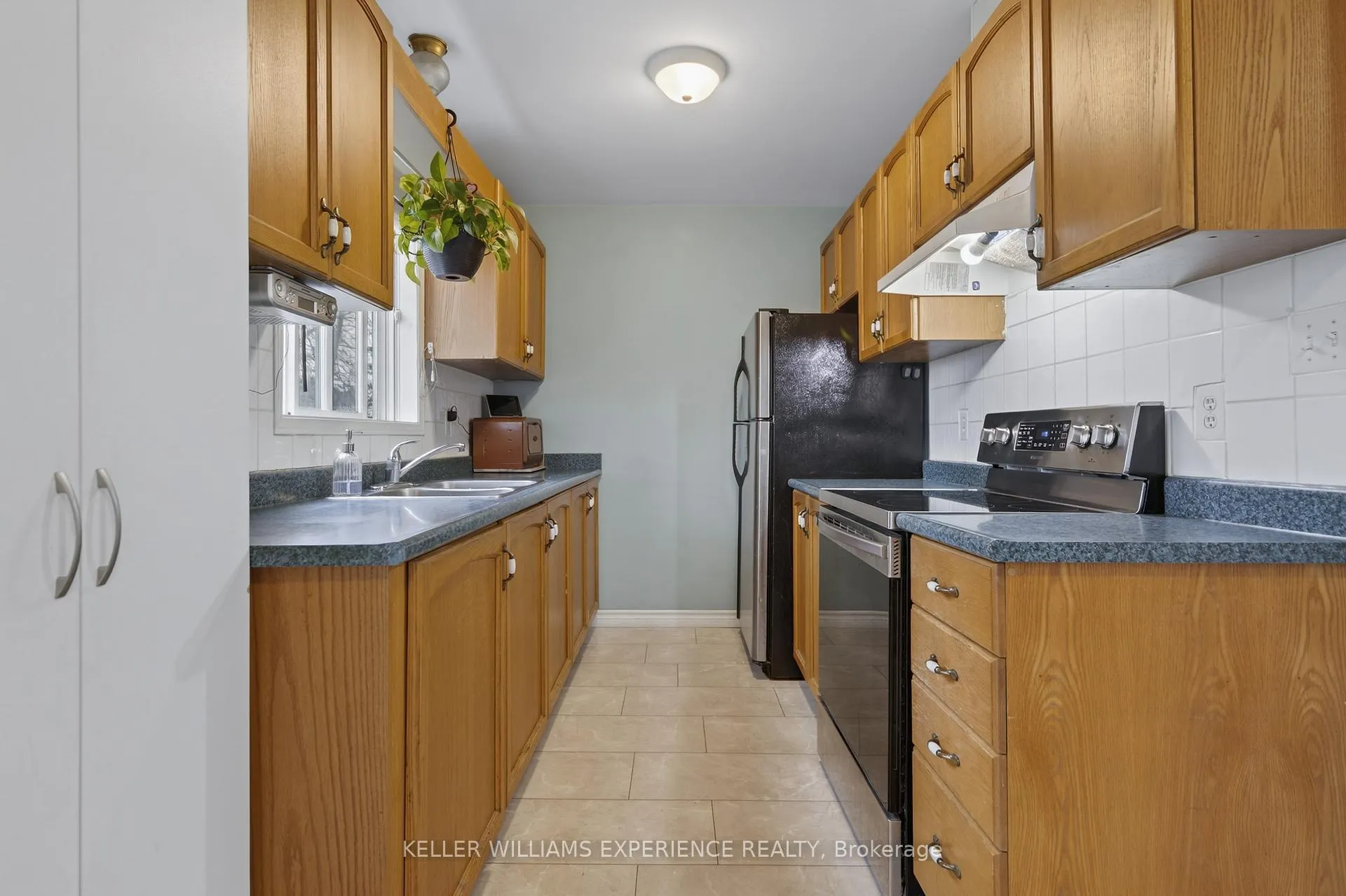 Photo 10 of 125 Simcoe Street, Essa, Angus — HOMEH