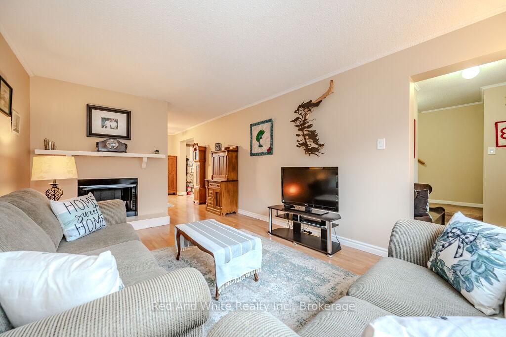 Photo 2 of Unit 12, 30 Green Valley Drive, Kitchener — HOMEH