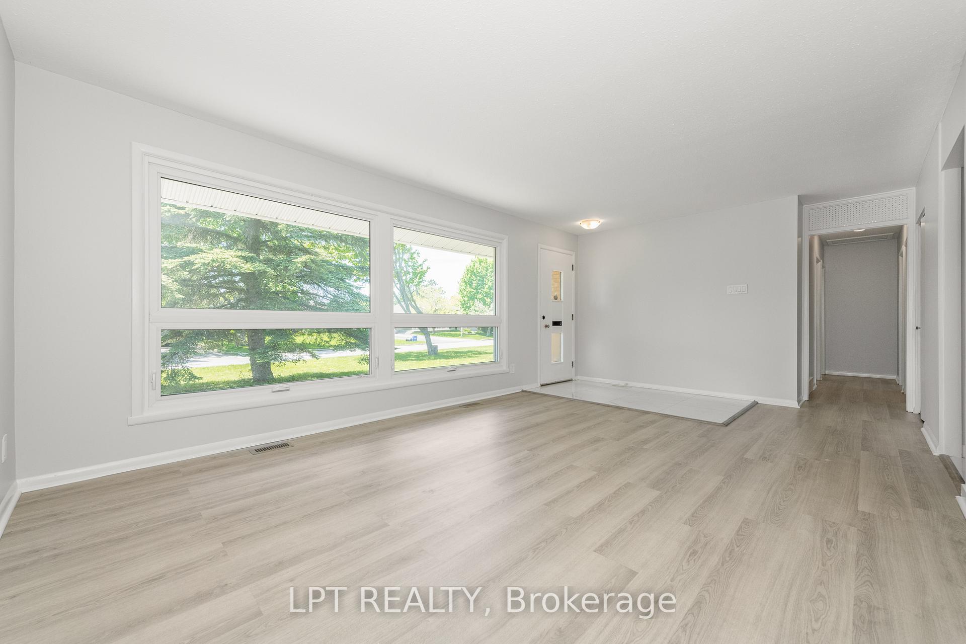 Photo 7 of 5 Attwood Crescent, Ottawa, City View/Skyline/Fisher Heights/Parkwood Hills — HOMEH