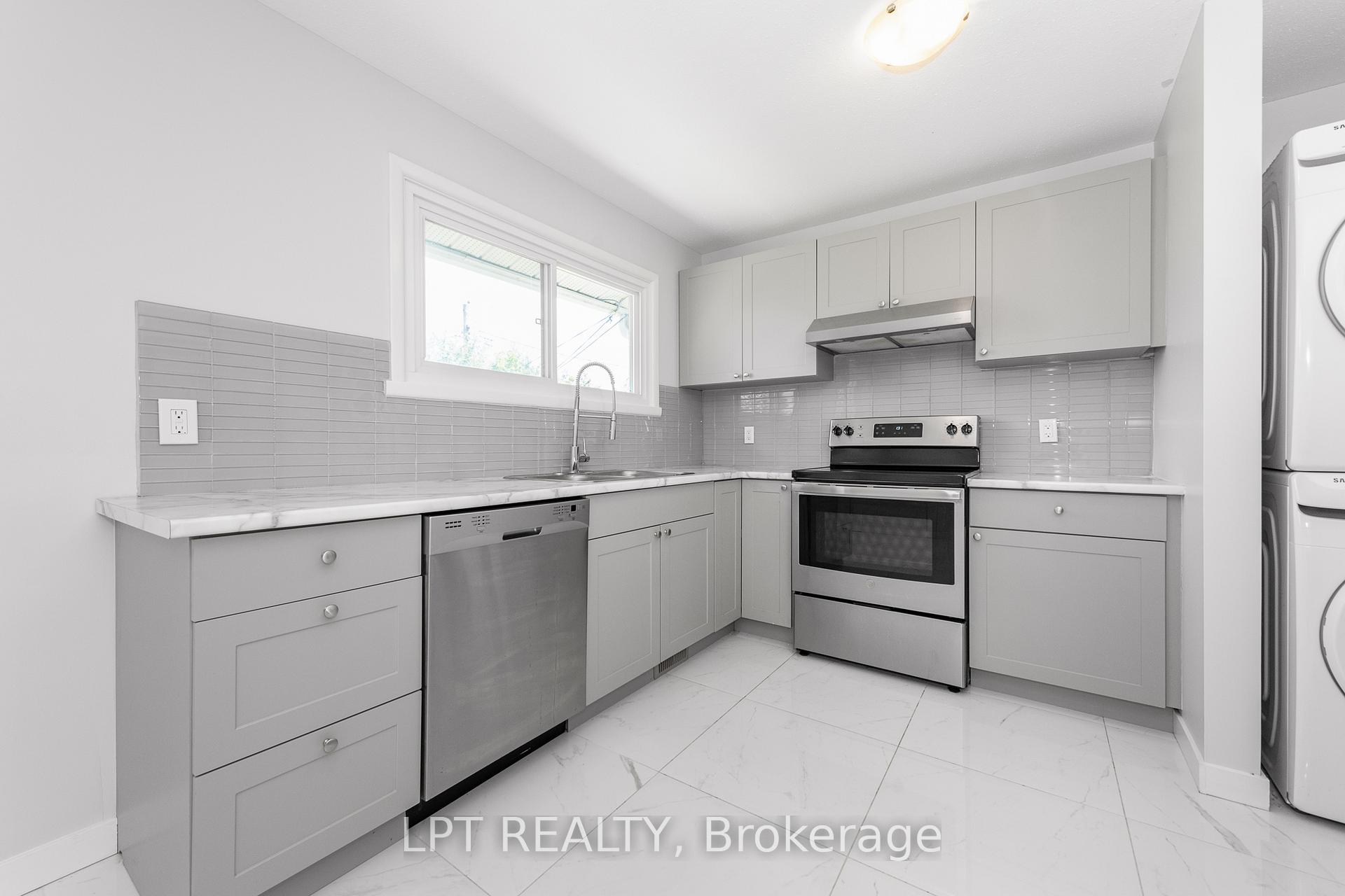 Photo 23 of 5 Attwood Crescent, Ottawa, City View/Skyline/Fisher Heights/Parkwood Hills — HOMEH