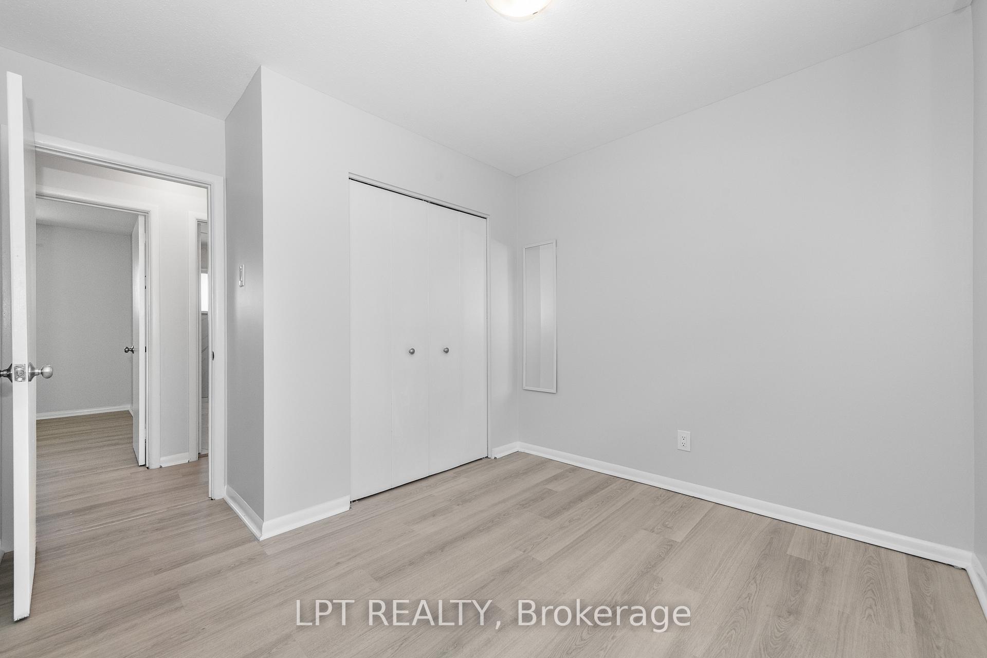 Photo 15 of 5 Attwood Crescent, Ottawa, City View/Skyline/Fisher Heights/Parkwood Hills — HOMEH