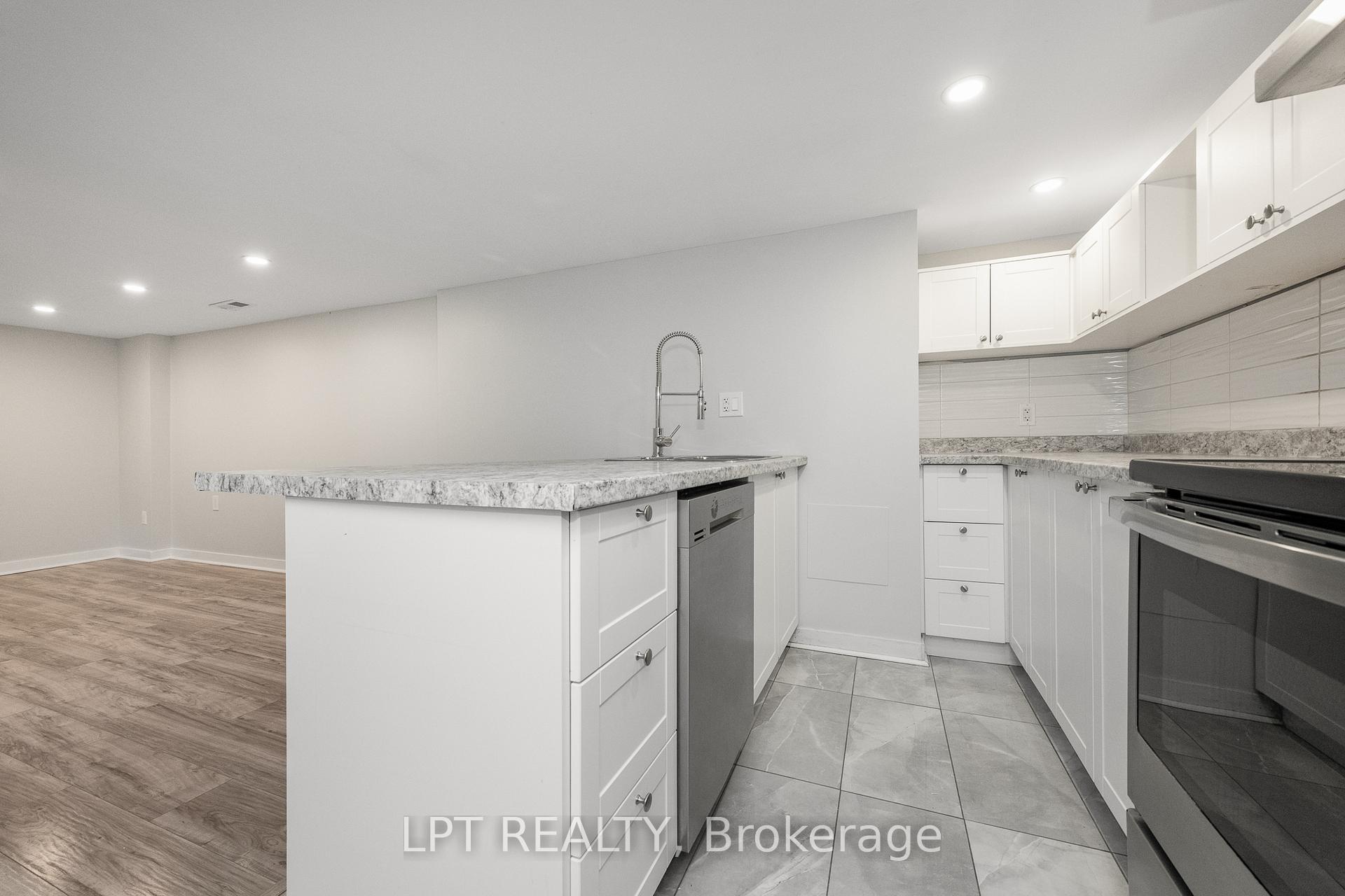 Photo 24 of 5 Attwood Crescent, Ottawa, City View/Skyline/Fisher Heights/Parkwood Hills — HOMEH