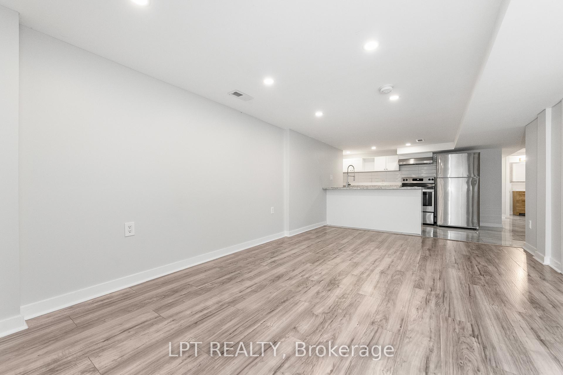 Photo 29 of 5 Attwood Crescent, Ottawa, City View/Skyline/Fisher Heights/Parkwood Hills — HOMEH