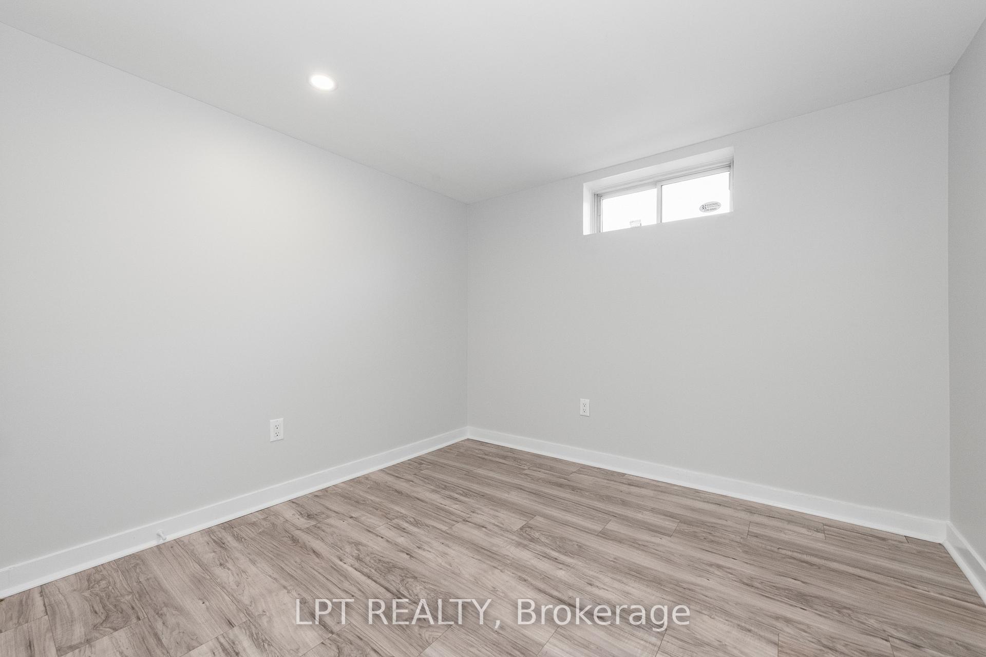 Photo 30 of 5 Attwood Crescent, Ottawa, City View/Skyline/Fisher Heights/Parkwood Hills — HOMEH