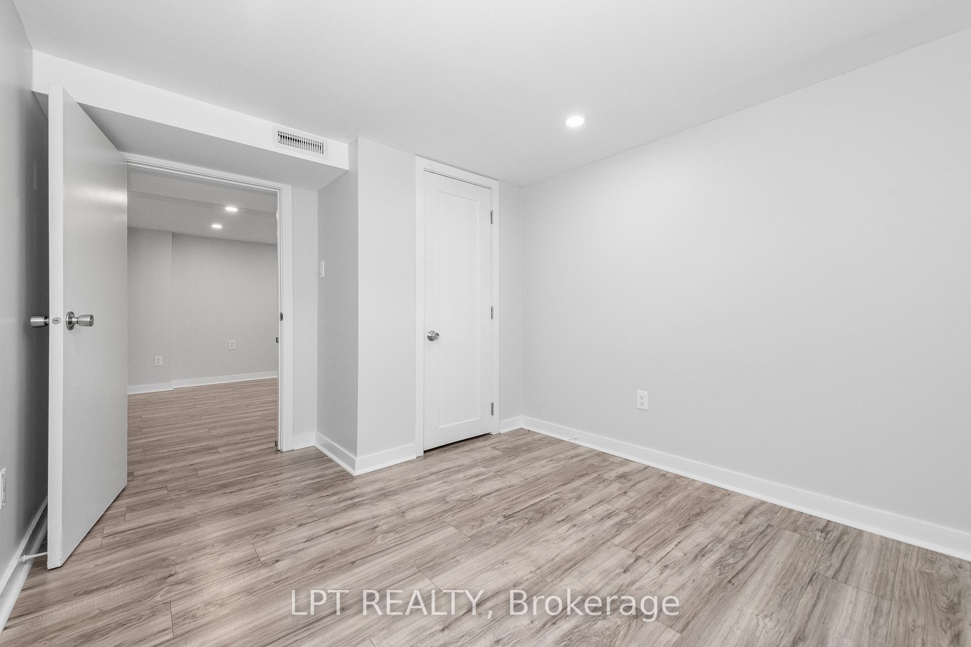 Photo 31 of 5 Attwood Crescent, Ottawa, City View/Skyline/Fisher Heights/Parkwood Hills — HOMEH