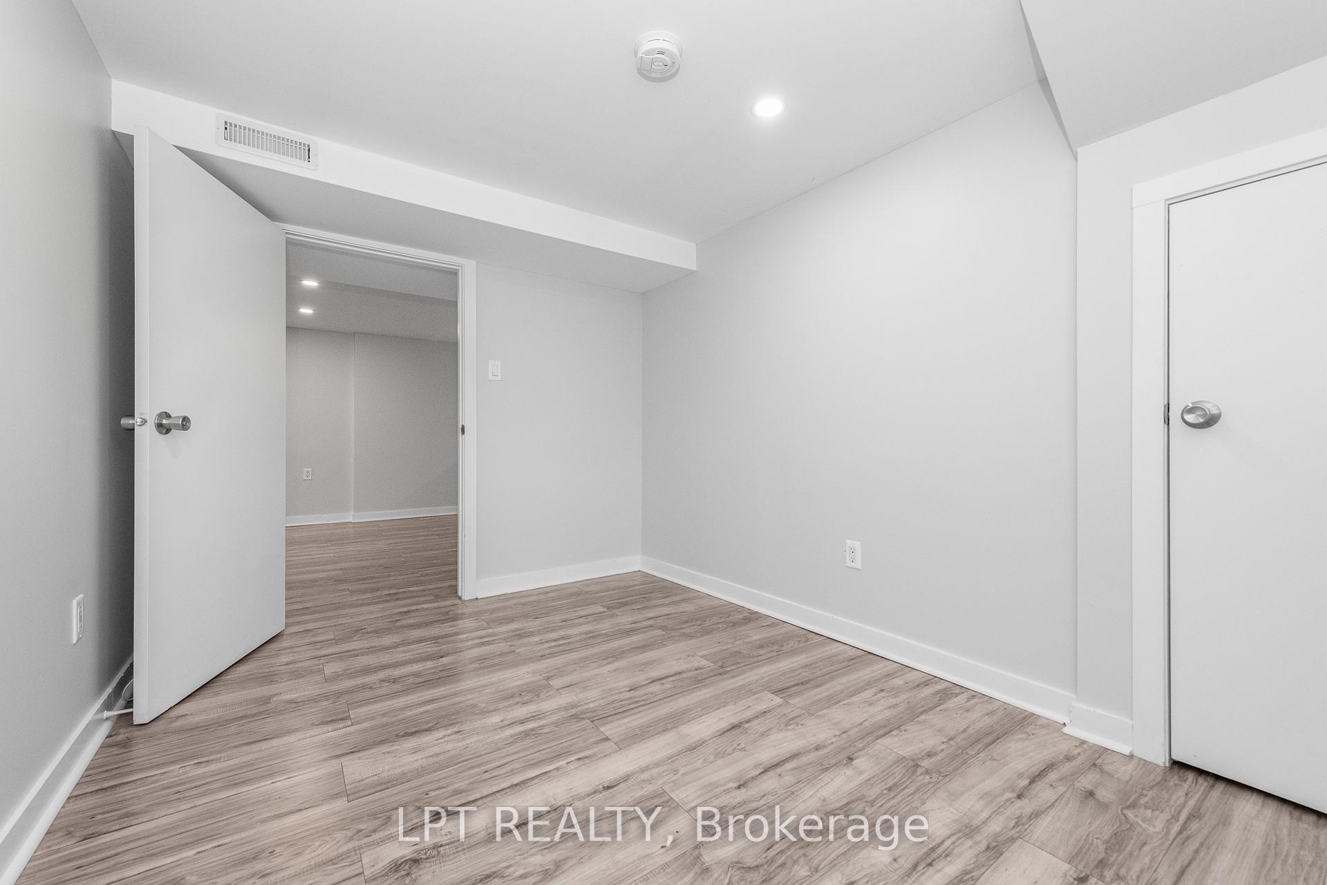 Photo 34 of 5 Attwood Crescent, Ottawa, City View/Skyline/Fisher Heights/Parkwood Hills — HOMEH