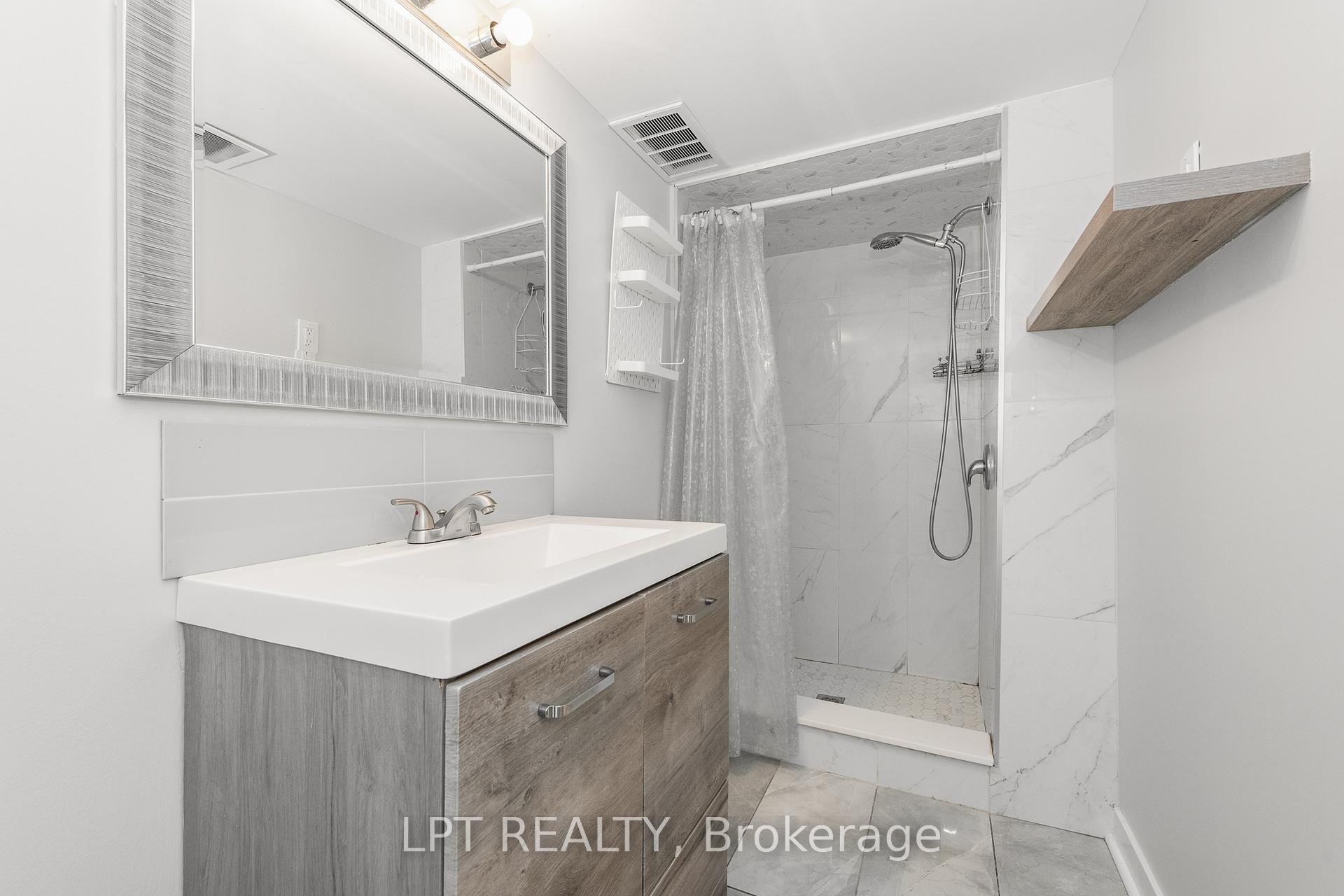 Photo 35 of 5 Attwood Crescent, Ottawa, City View/Skyline/Fisher Heights/Parkwood Hills — HOMEH