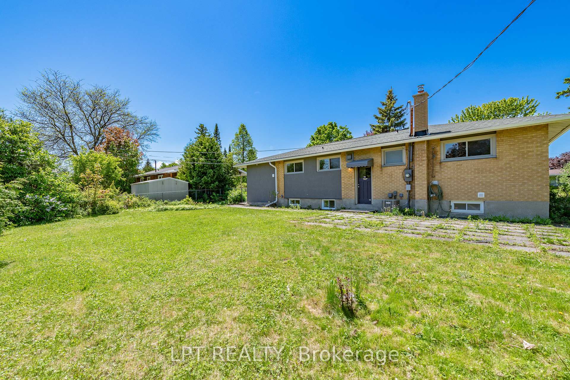 Photo 37 of 5 Attwood Crescent, Ottawa, City View/Skyline/Fisher Heights/Parkwood Hills — HOMEH