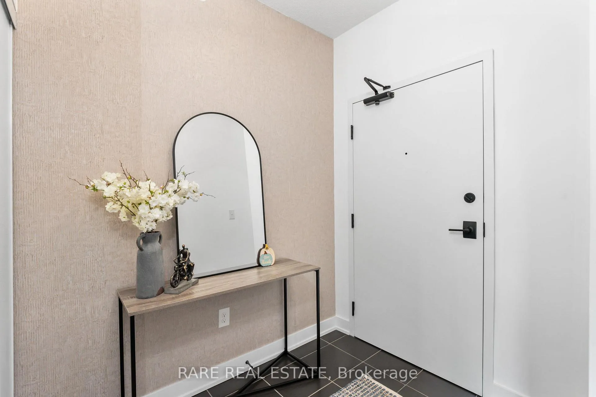 Photo 5 of Unit 506, 5 Chef Lane, Barrie, Rural Barrie Southeast — HOMEH