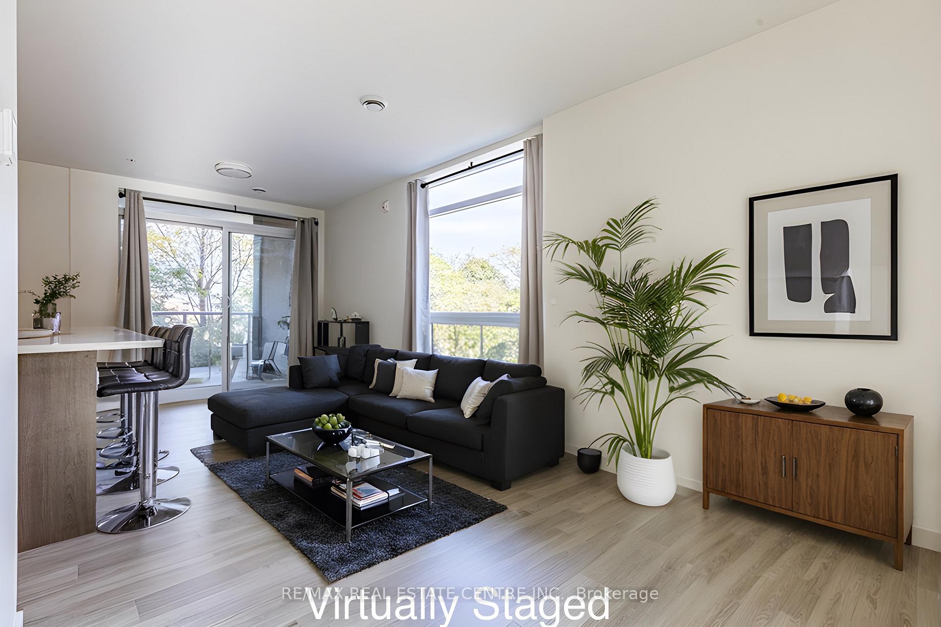 Front of Unit 208, 455 Charlton Avenue E