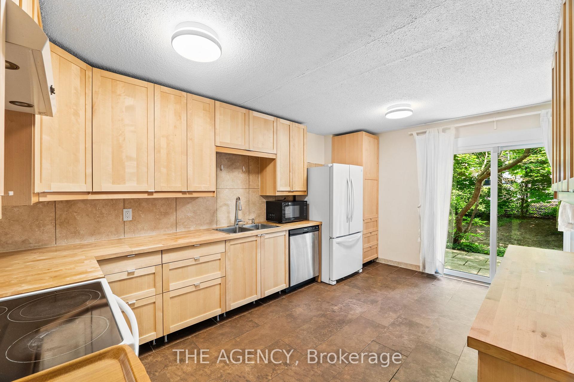 Photo 14 of 27 Wilsonview Avenue, Guelph, Dovercliffe Park/Old University — HOMEH