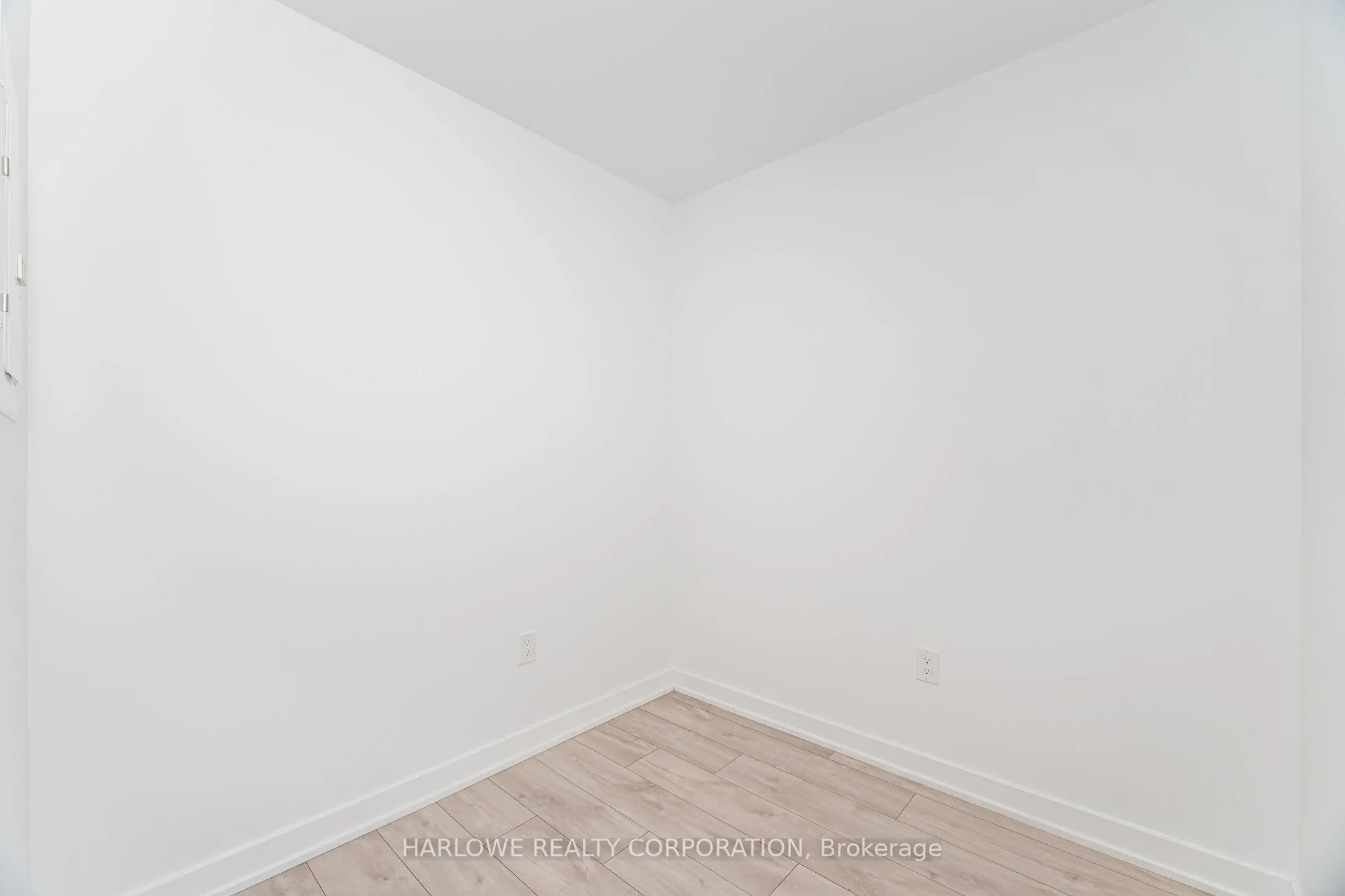 Photo 12 of Unit 305, 720 Whitlock Avenue, Milton, Cobban — HOMEH