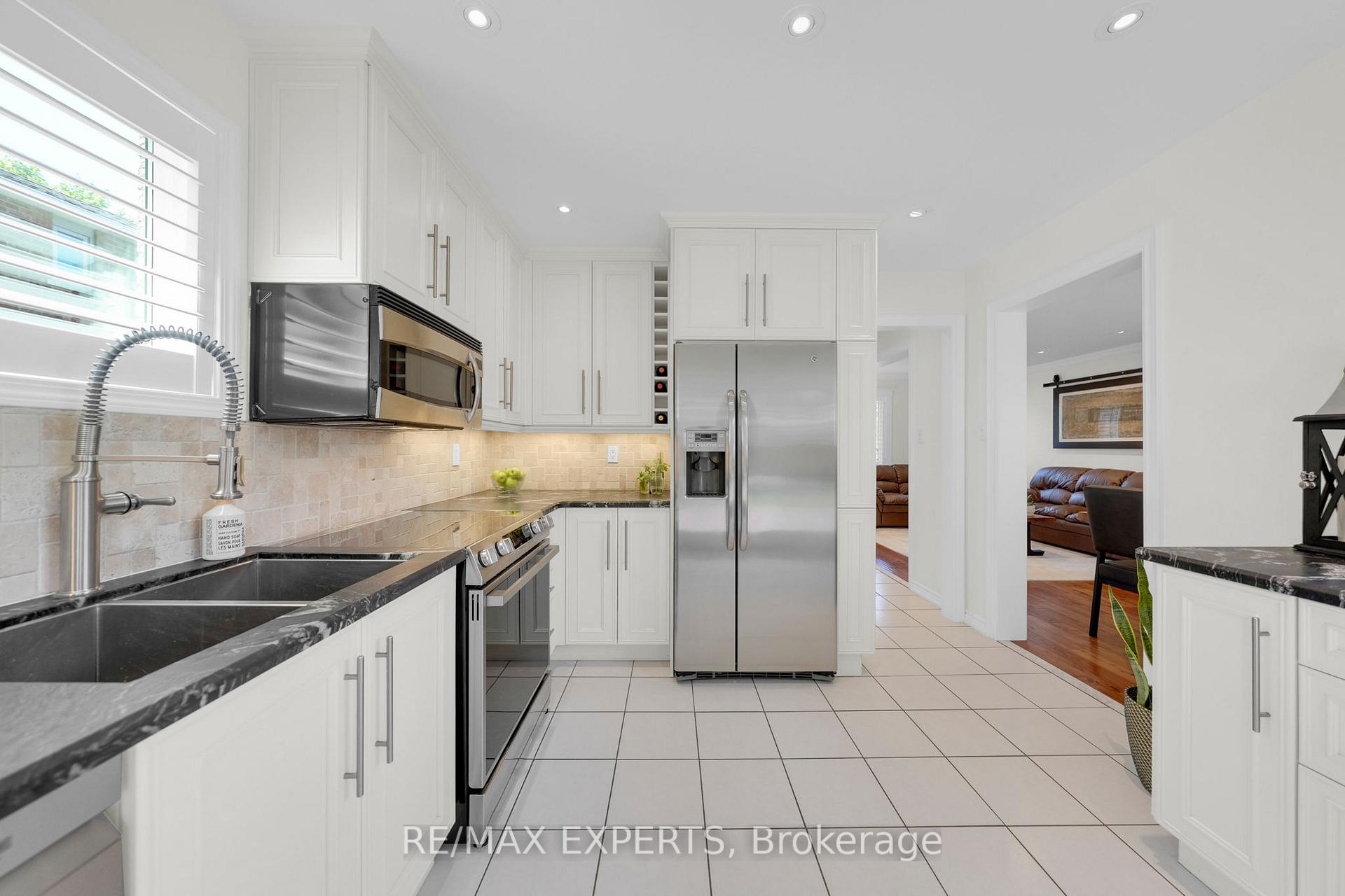 Photo 12 of 44 Sunkist Valley Road, Caledon, Bolton East — HOMEH
