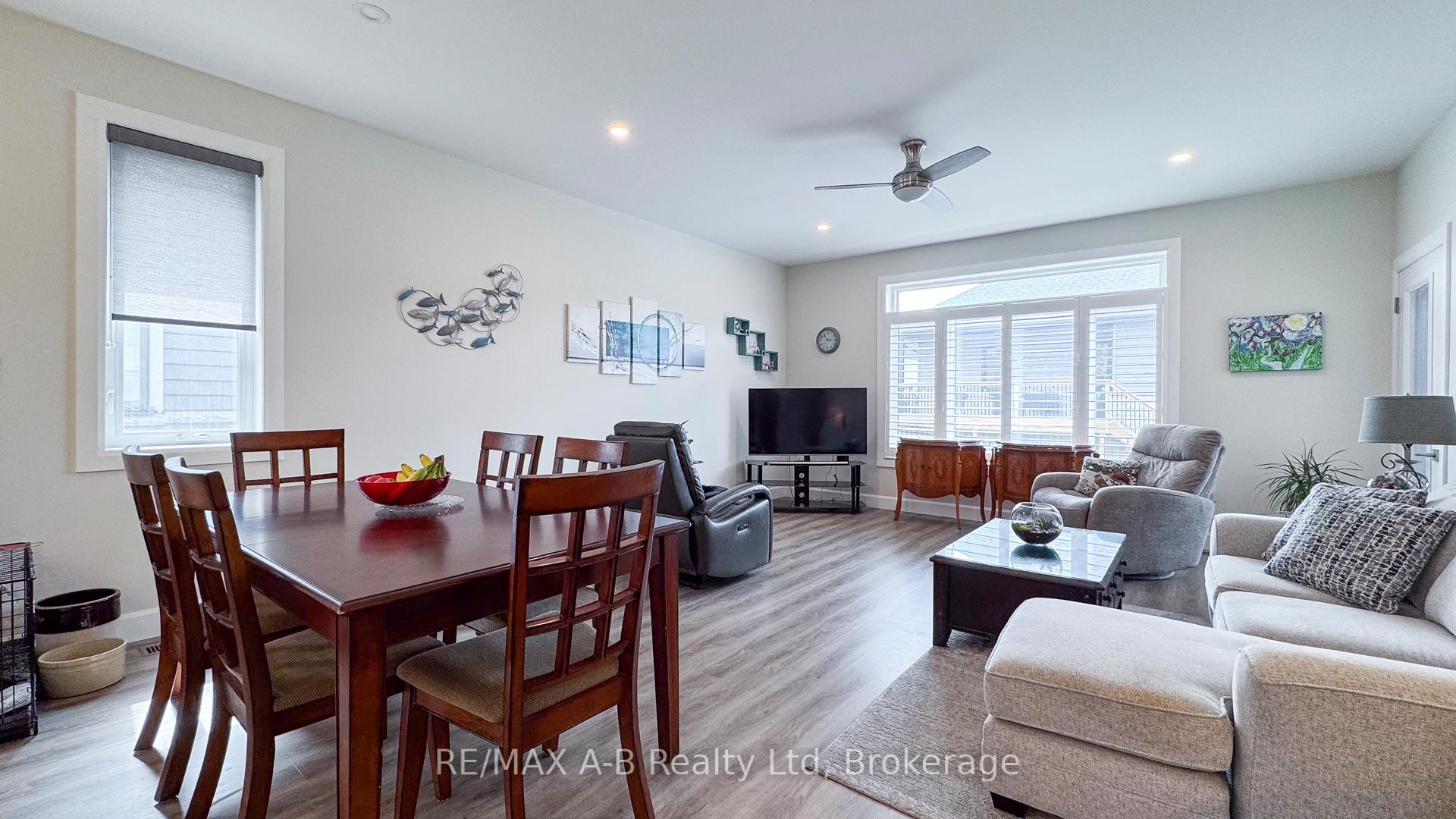 Photo 10 of 28 Upper Thames Lane, West Perth, Mitchell — HOMEH