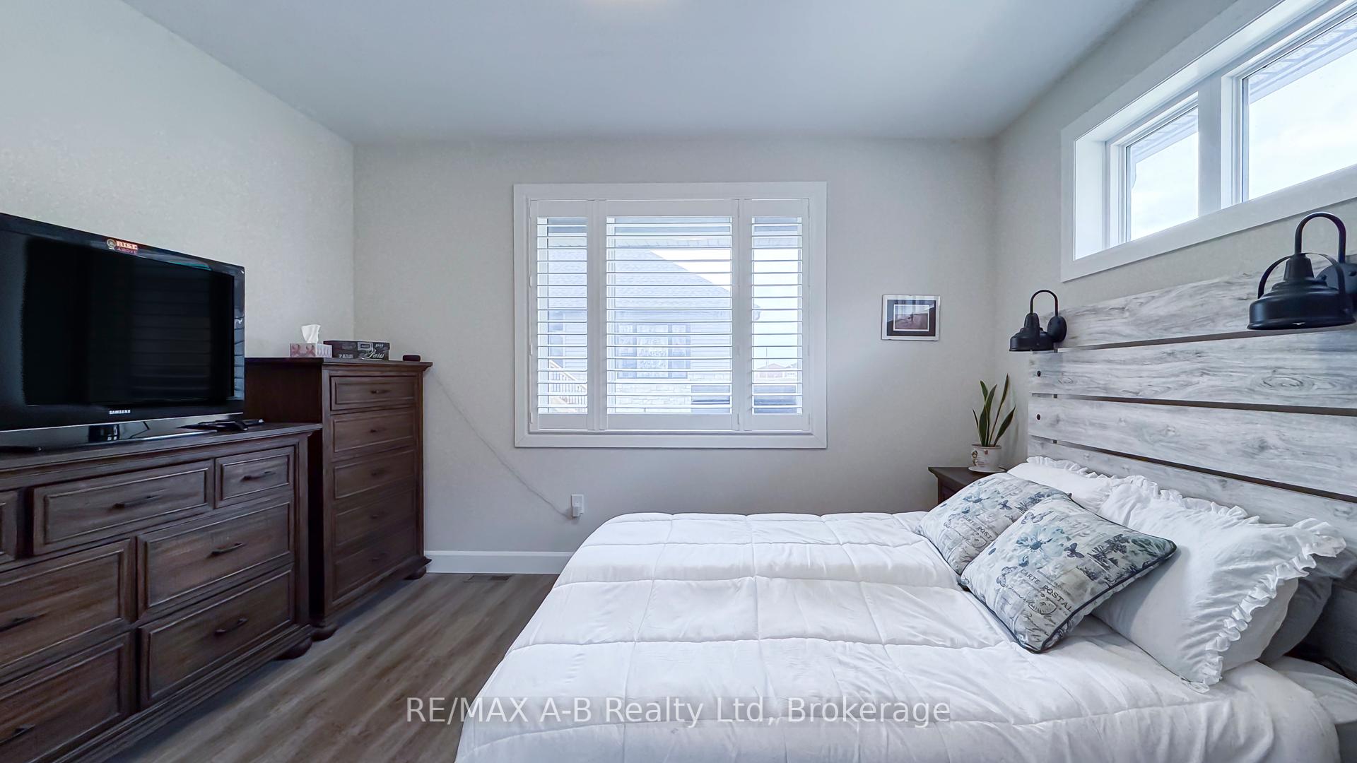 Photo 13 of 28 Upper Thames Lane, West Perth, Mitchell — HOMEH