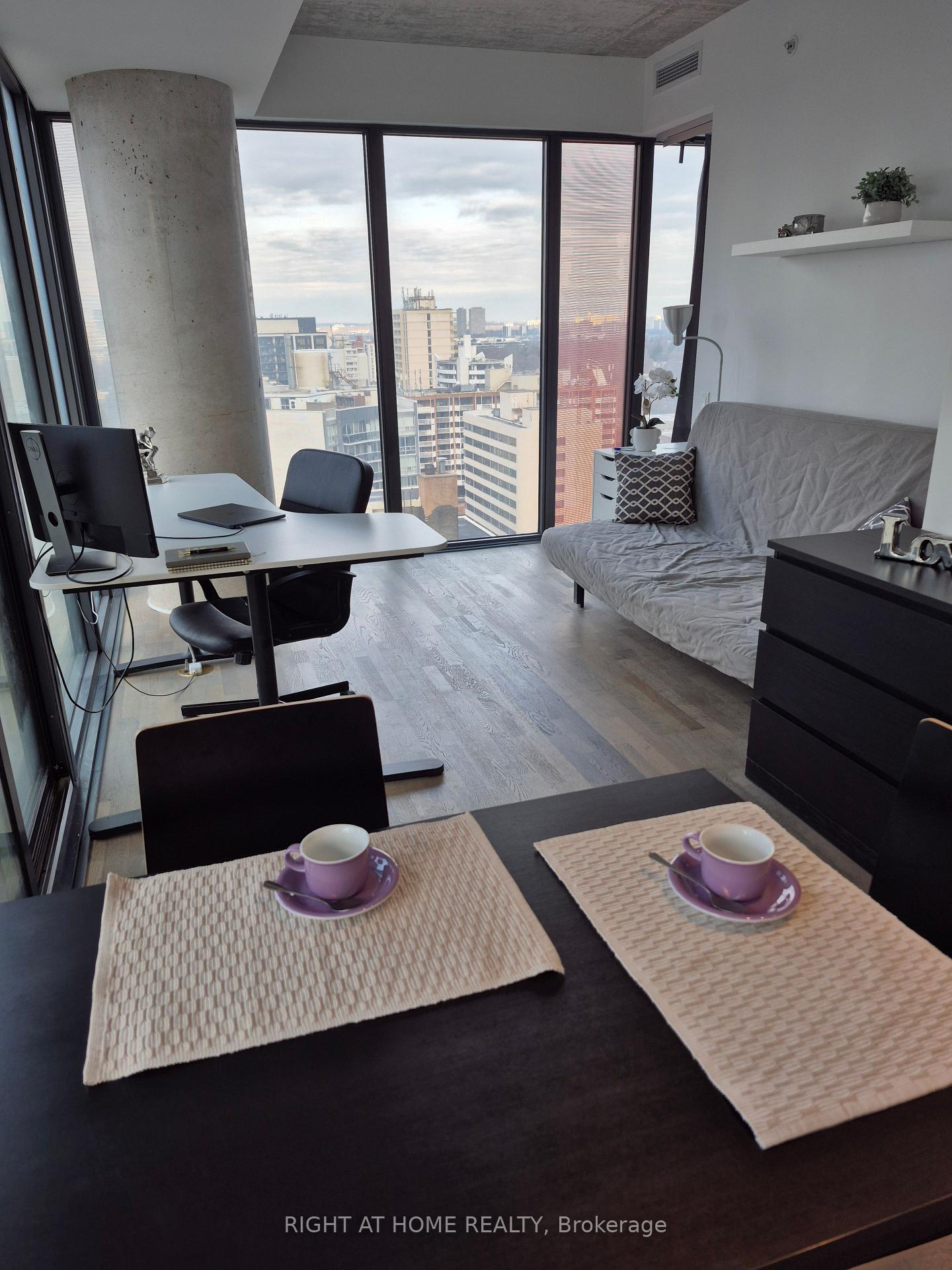 Photo 5 of Unit 1405, 185 Roehampton Avenue, Toronto, Mount Pleasant West — HOMEH