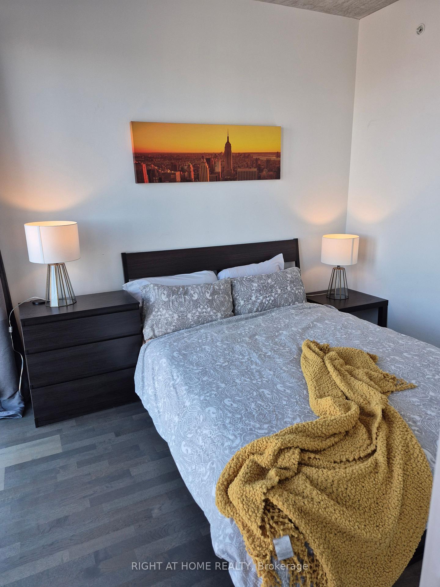 Photo 8 of Unit 1405, 185 Roehampton Avenue, Toronto, Mount Pleasant West — HOMEH