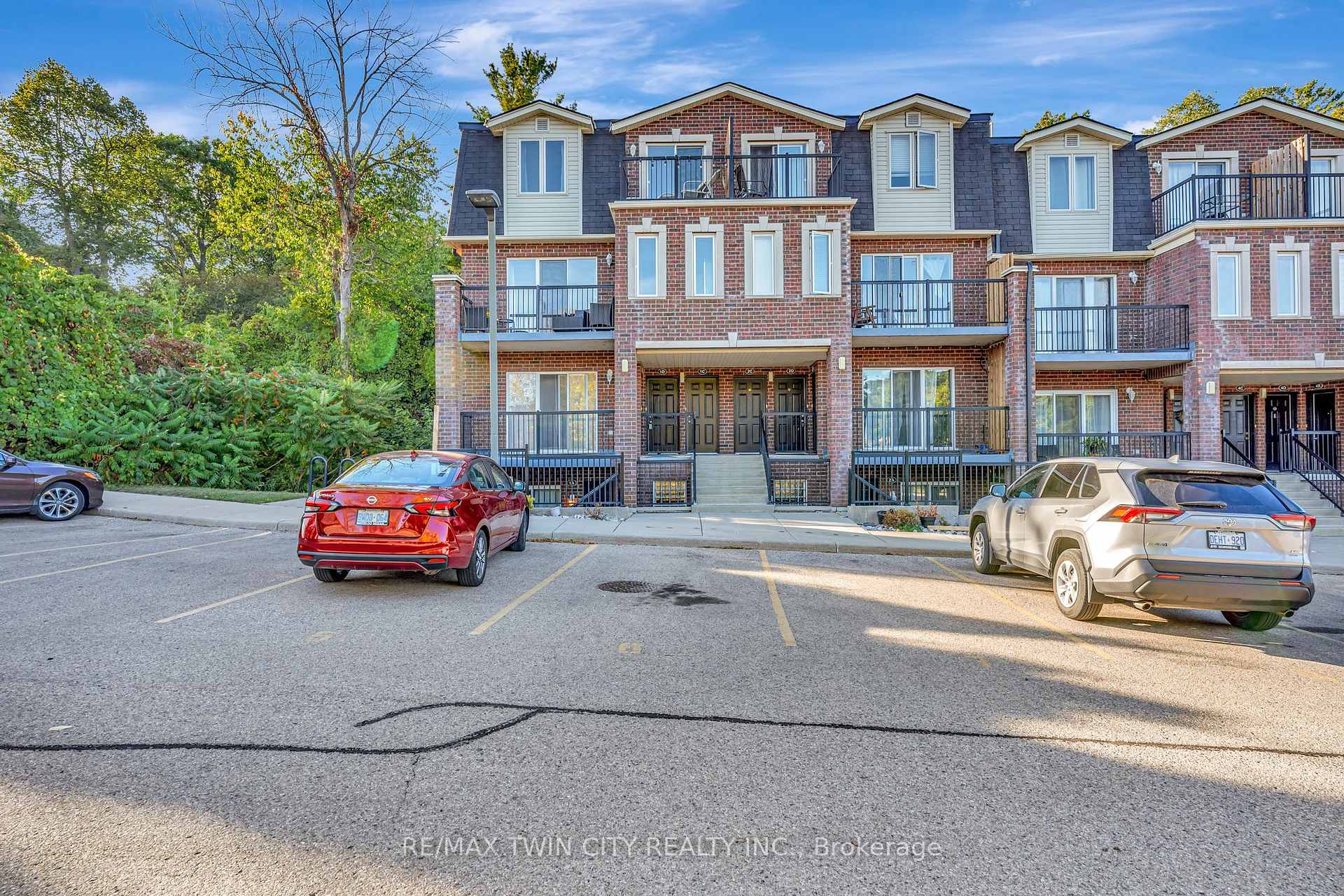 Photo 4 of Unit 1D, 45 Cedarhill Crescent, Kitchener — HOMEH