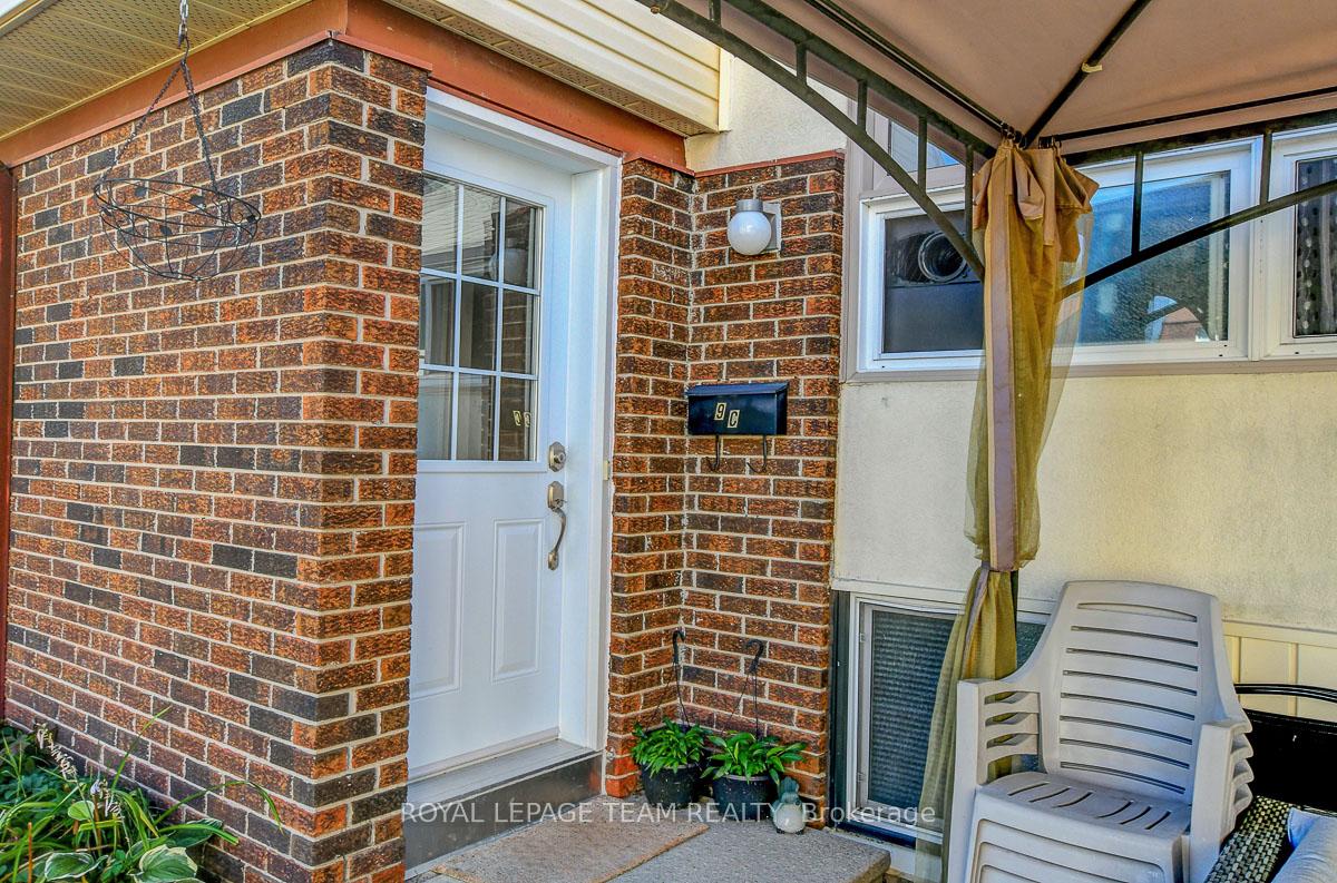 Photo 4 of Unit C, 9 Forester Crescent, Ottawa, Westcliffe Estates — HOMEH