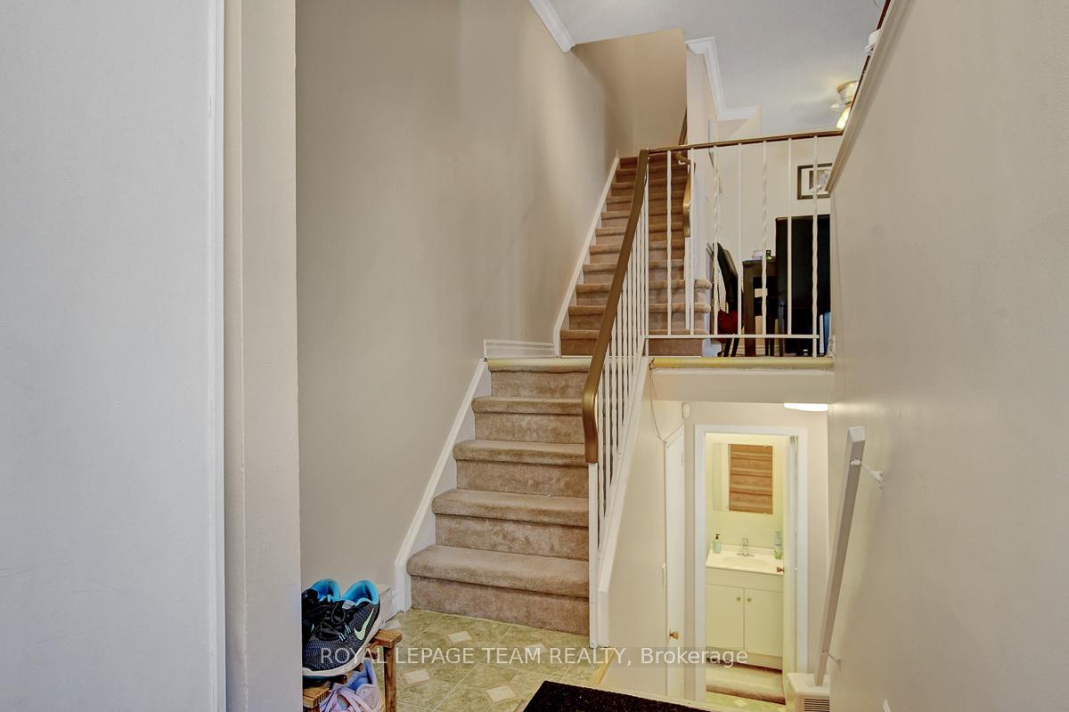 Photo 6 of Unit C, 9 Forester Crescent, Ottawa, Westcliffe Estates — HOMEH