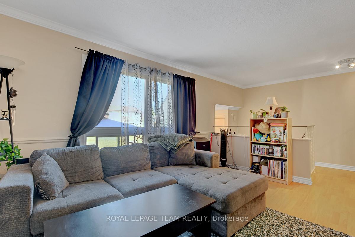 Photo 8 of Unit C, 9 Forester Crescent, Ottawa, Westcliffe Estates — HOMEH