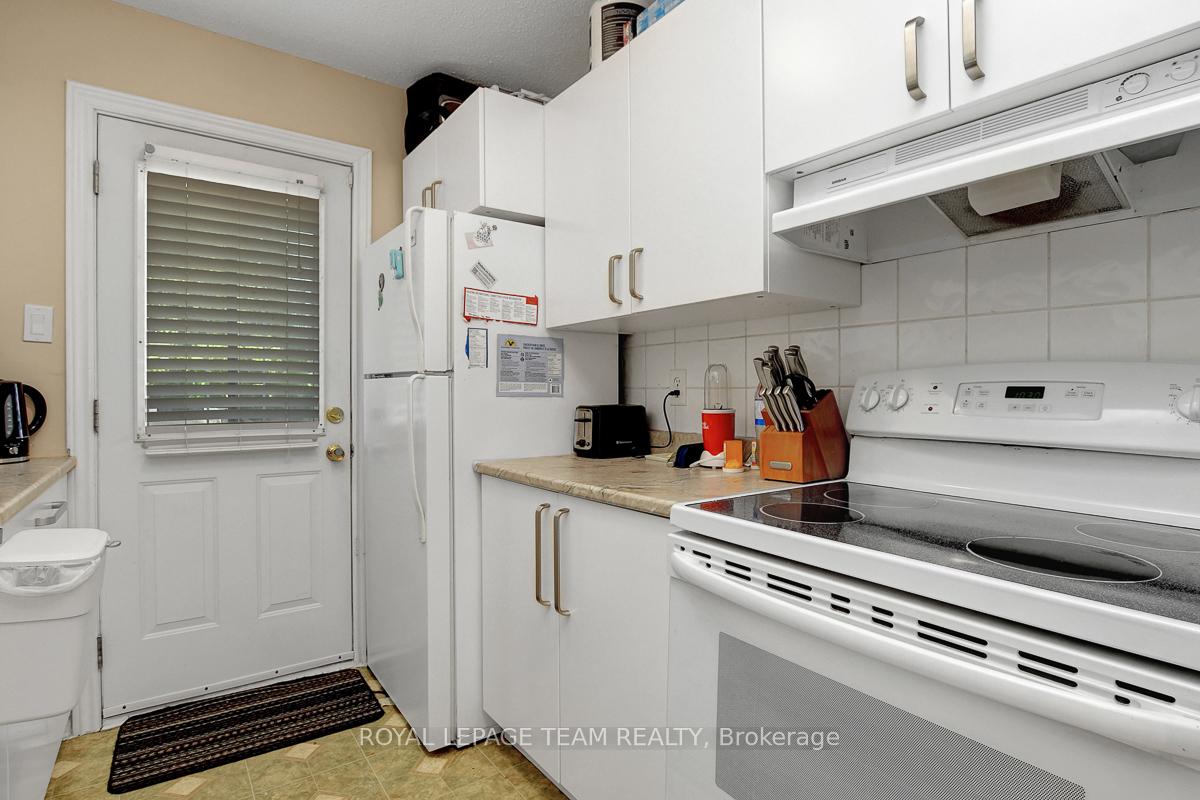 Photo 12 of Unit C, 9 Forester Crescent, Ottawa, Westcliffe Estates — HOMEH