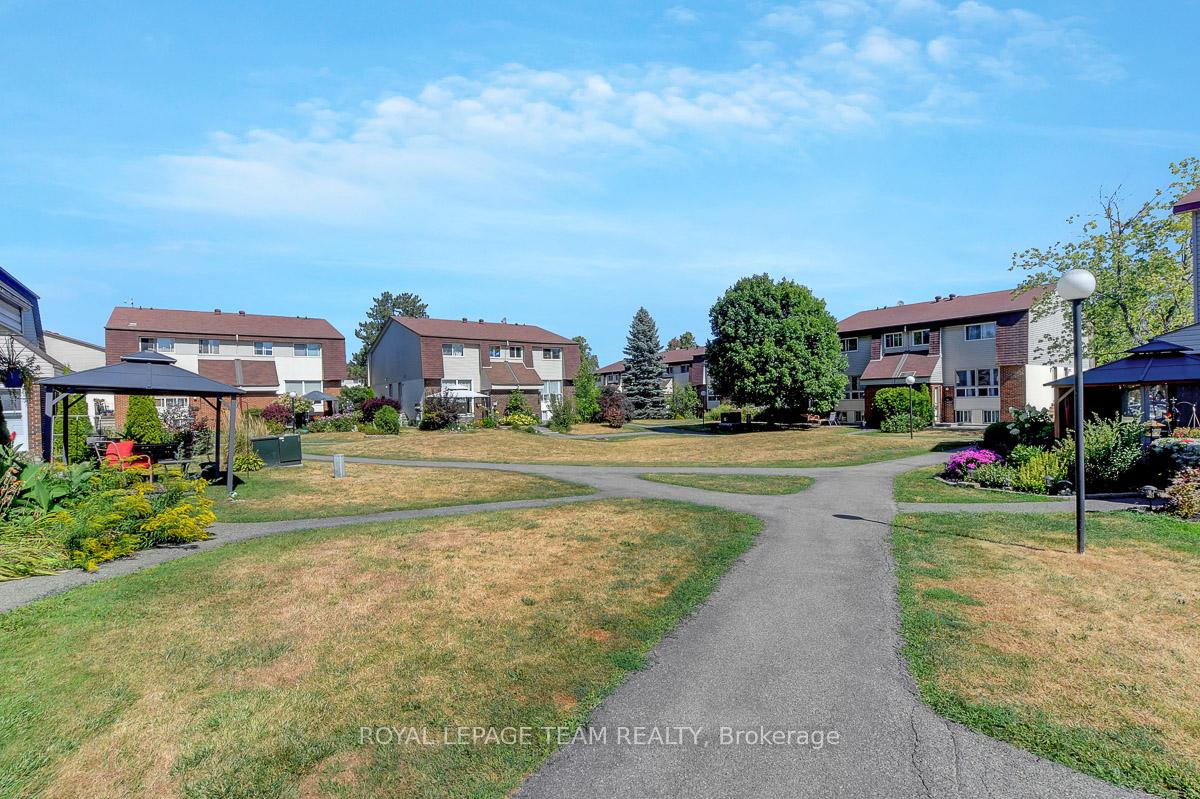 Photo 24 of Unit C, 9 Forester Crescent, Ottawa, Westcliffe Estates — HOMEH