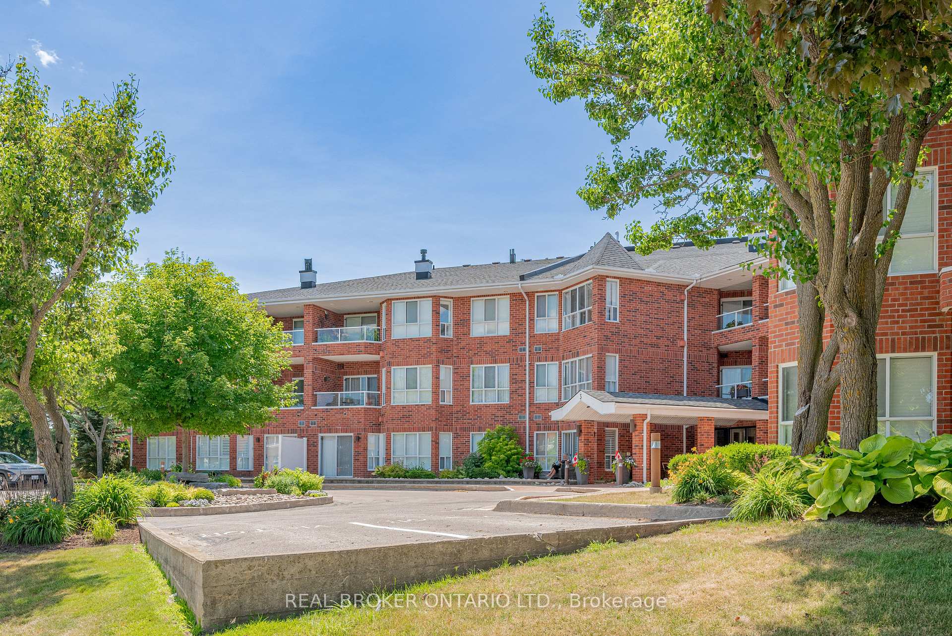 Photo 1 of Unit 202, 3 Heritage Way, Kawartha Lakes, Lindsay — HOMEH