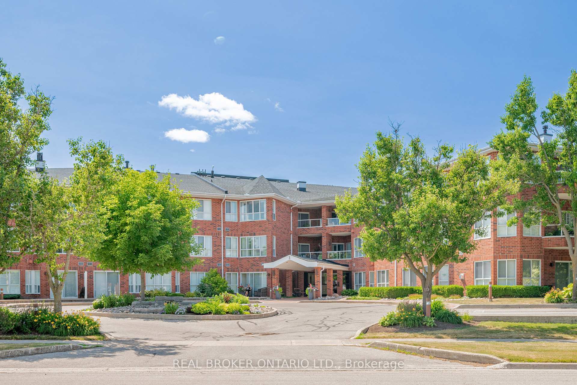 Photo 4 of Unit 202, 3 Heritage Way, Kawartha Lakes, Lindsay — HOMEH