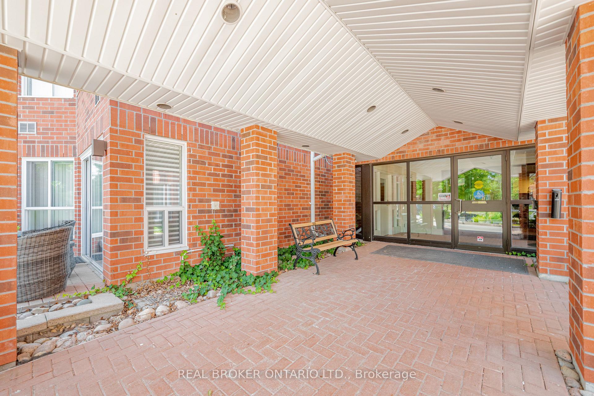 Photo 5 of Unit 202, 3 Heritage Way, Kawartha Lakes, Lindsay — HOMEH