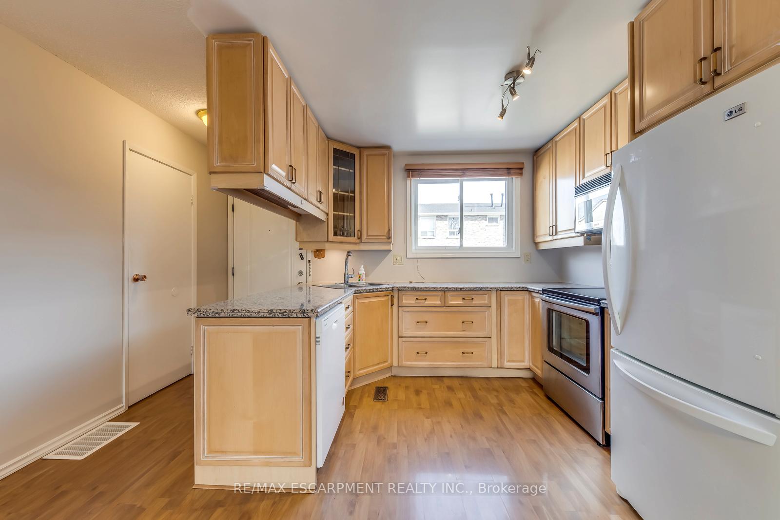 Photo 6 of Unit 69, 120 Quigley Road, Hamilton, Vincent — HOMEH