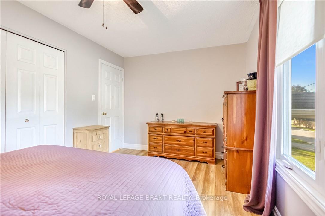 Photo 15 of 11 Fourth Avenue, Brantford — HOMEH