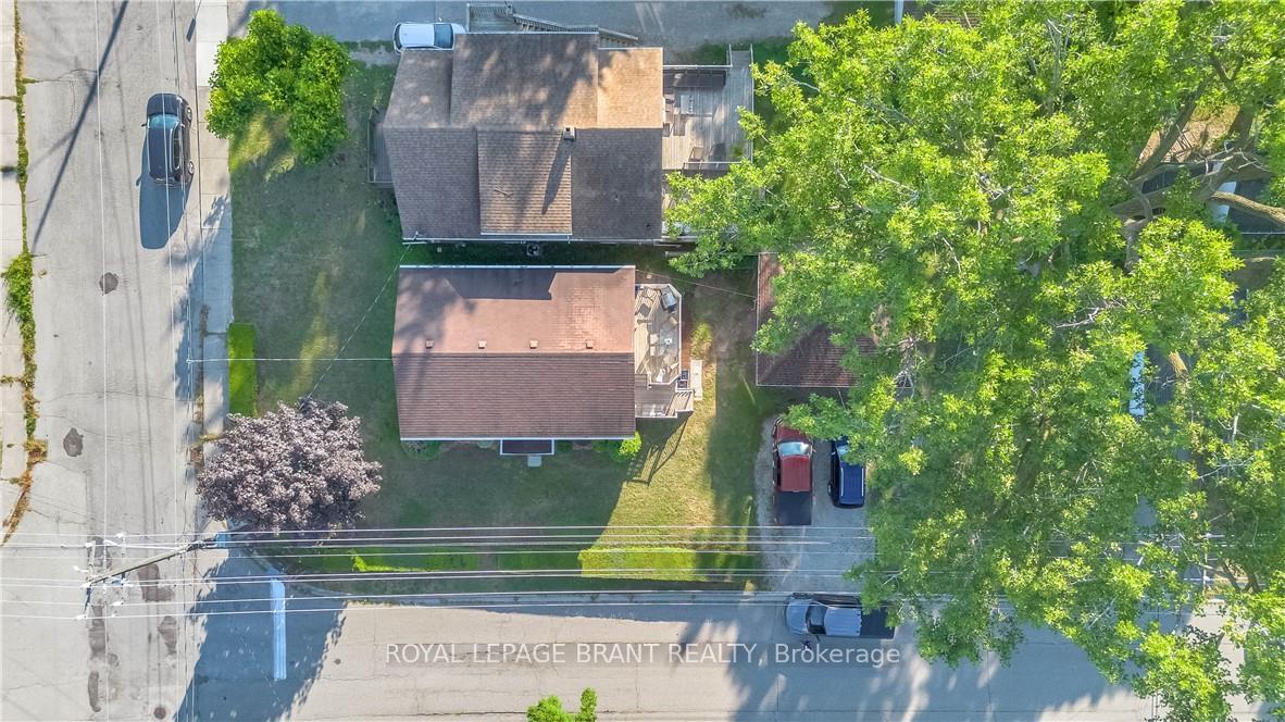 Photo 32 of 11 Fourth Avenue, Brantford — HOMEH