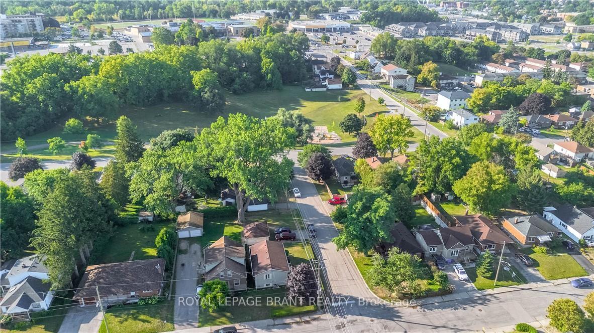 Photo 34 of 11 Fourth Avenue, Brantford — HOMEH