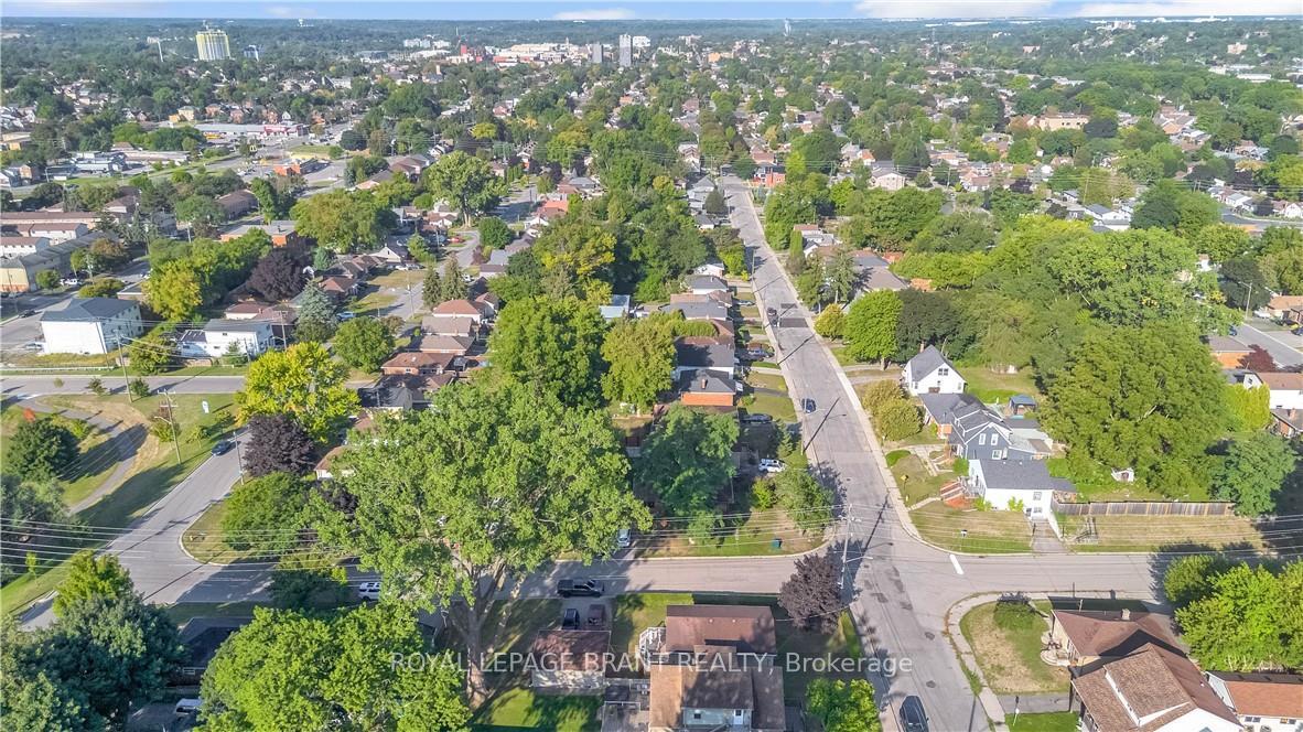 Photo 37 of 11 Fourth Avenue, Brantford — HOMEH