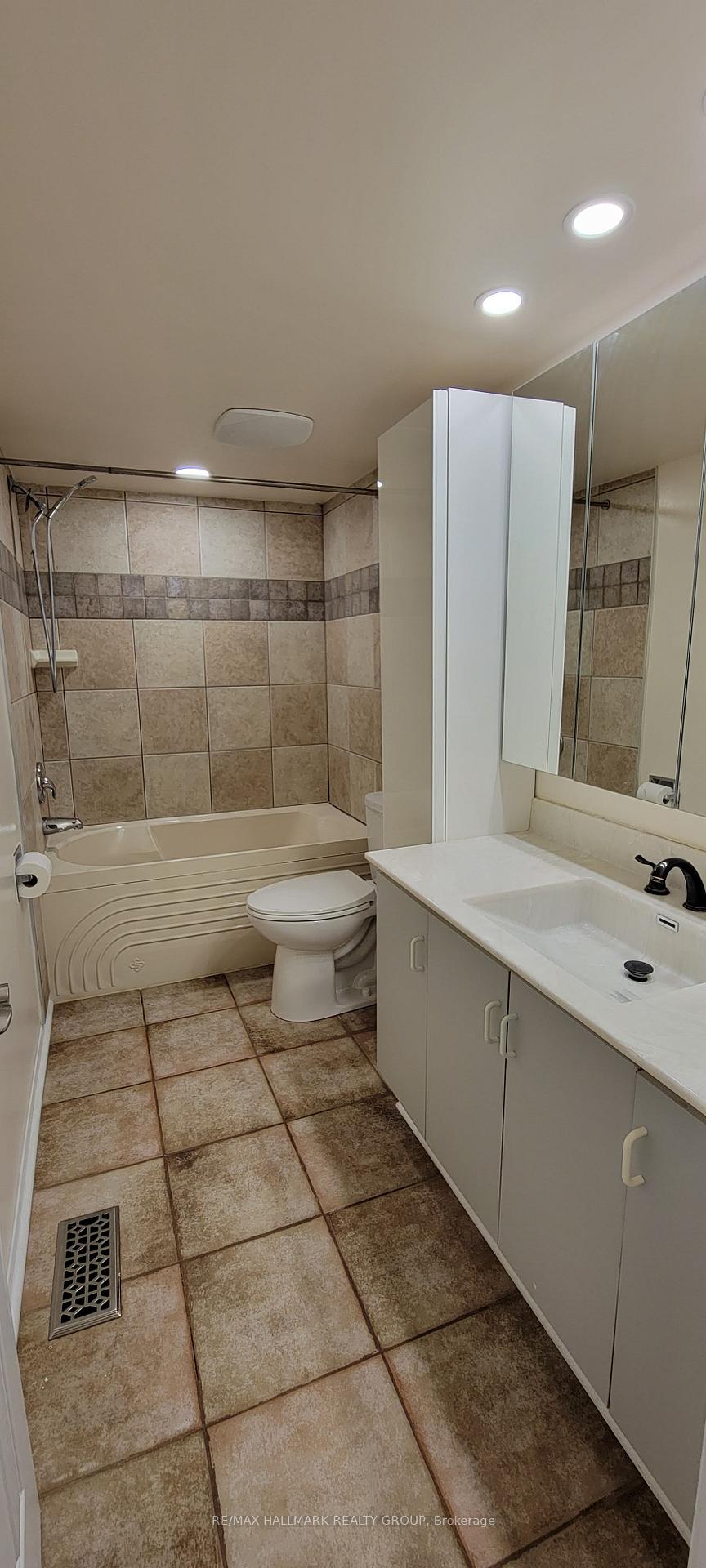 Photo 13 of 272 Pickford Drive, Ottawa, Kanata - Katimavik — HOMEH
