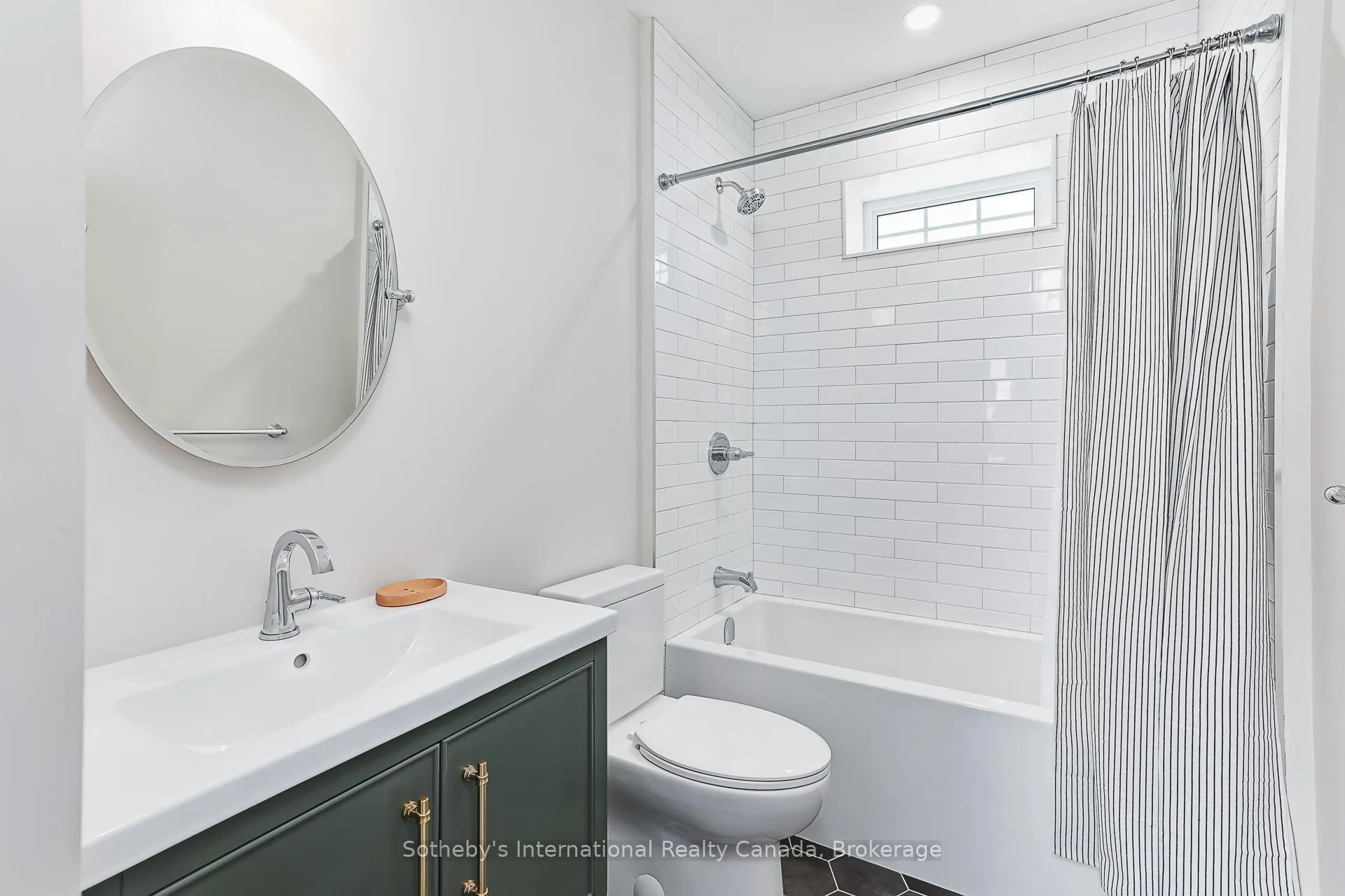 Photo 13 of 363 Sixth Street, Collingwood — HOMEH