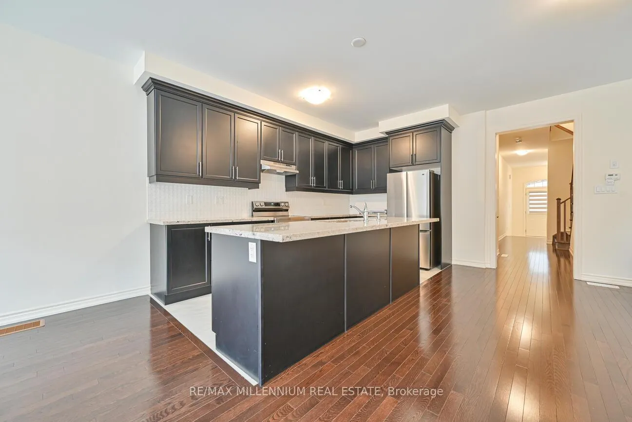 Photo 3 of Unit Upper, 92 Adventura Road, Brampton, Northwest Brampton — HOMEH