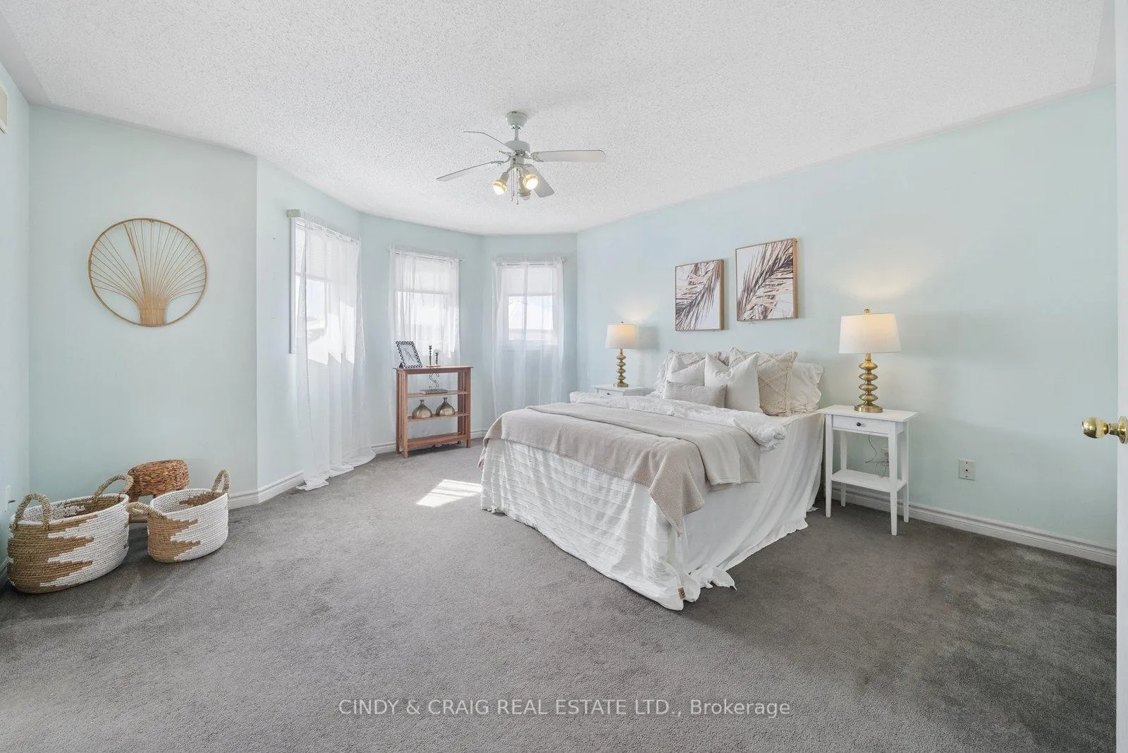 Photo 7 of 127 Richfield Square, Clarington, Courtice — HOMEH