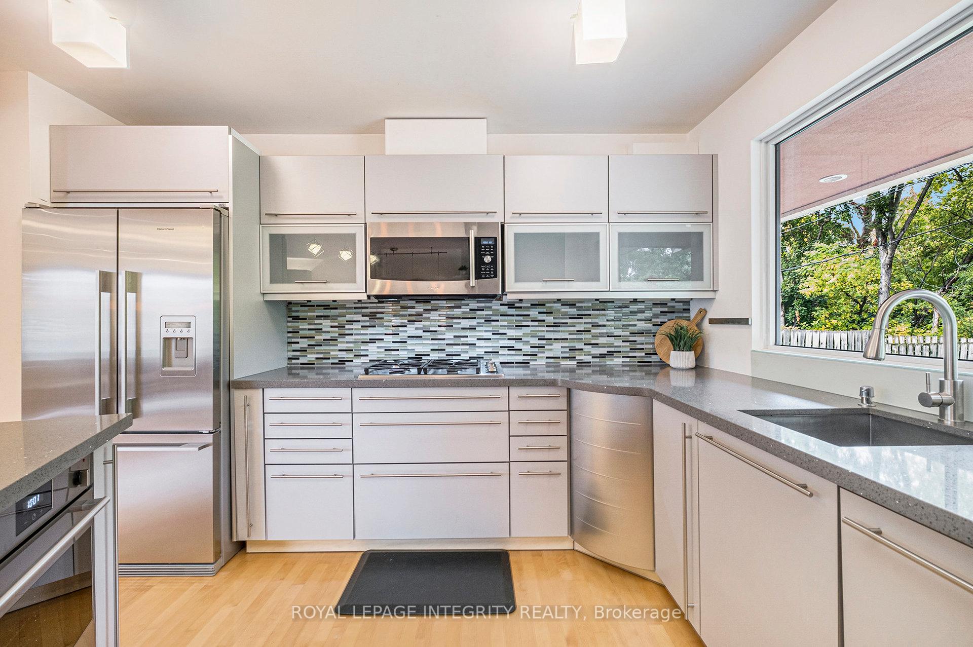 Photo 5 of 23 Still Water Drive, Ottawa, Crystal Beach — HOMEH