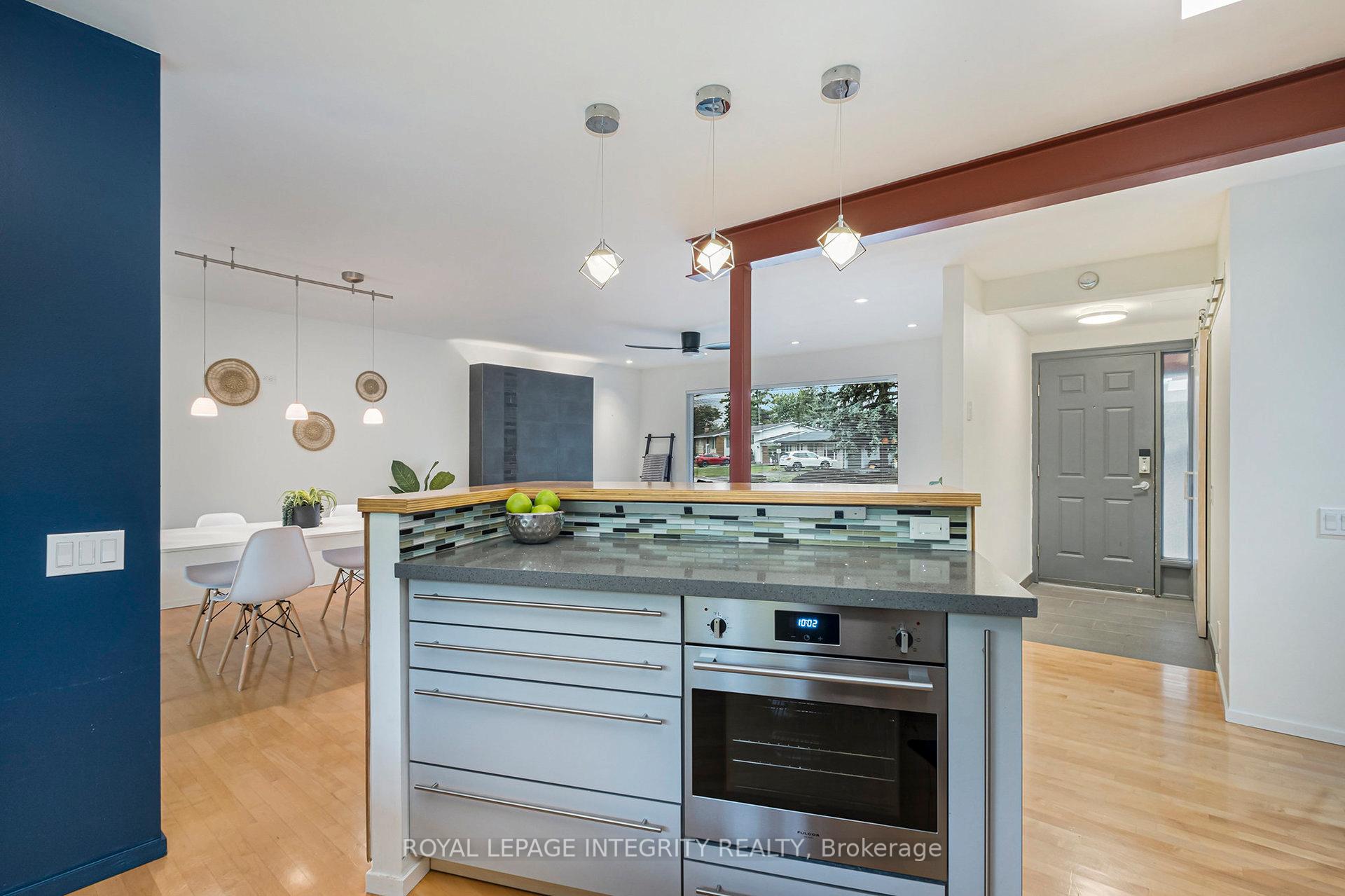 Photo 8 of 23 Still Water Drive, Ottawa, Crystal Beach — HOMEH