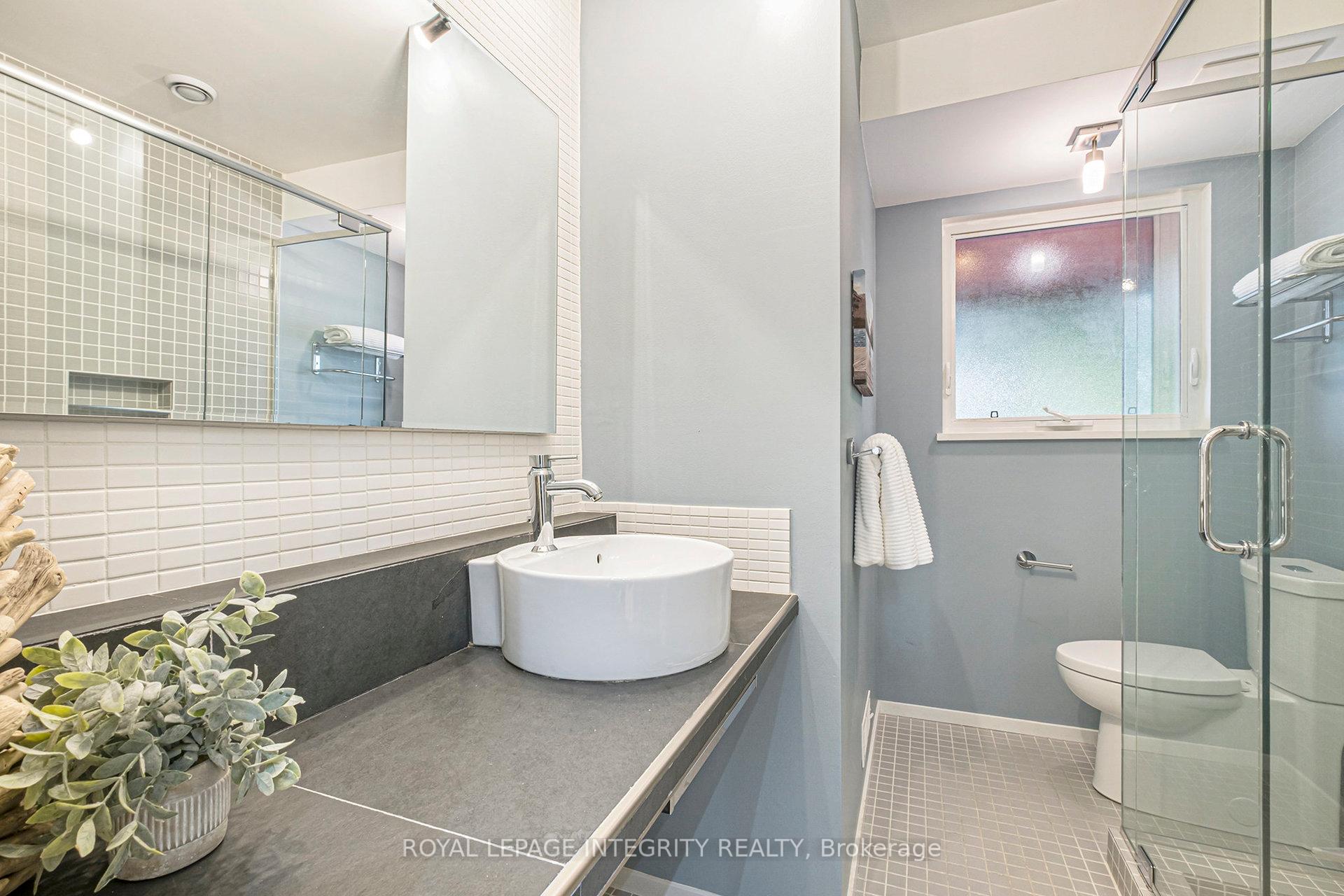 Photo 16 of 23 Still Water Drive, Ottawa, Crystal Beach — HOMEH