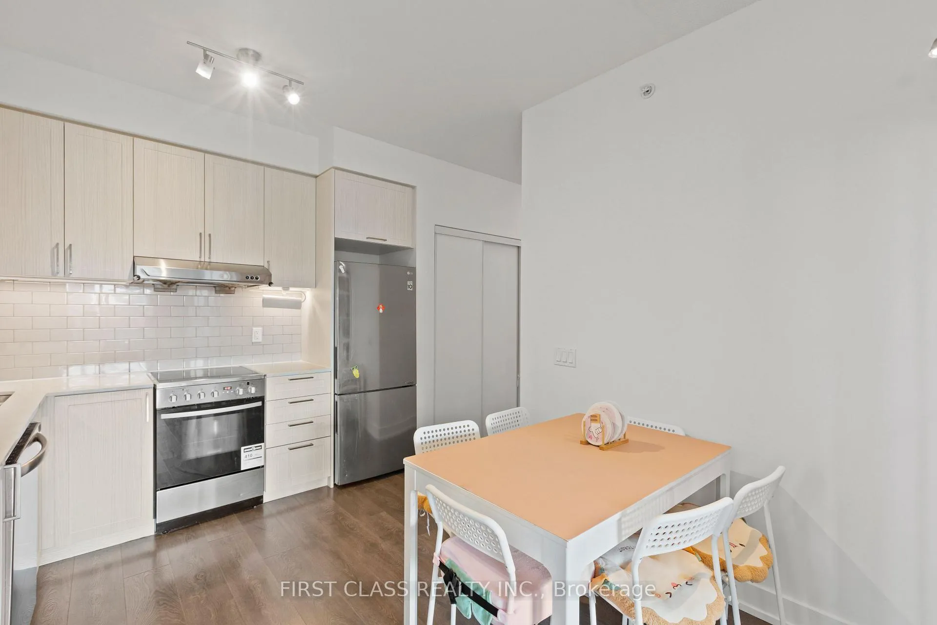 Photo 4 of Unit 615W, 268 Buchanan Drive, Markham, Unionville — HOMEH