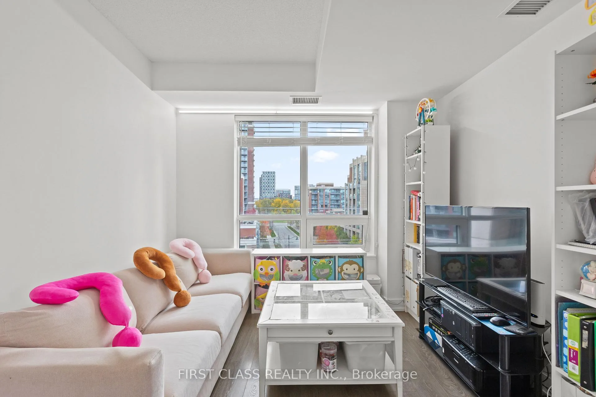 Photo 6 of Unit 615W, 268 Buchanan Drive, Markham, Unionville — HOMEH