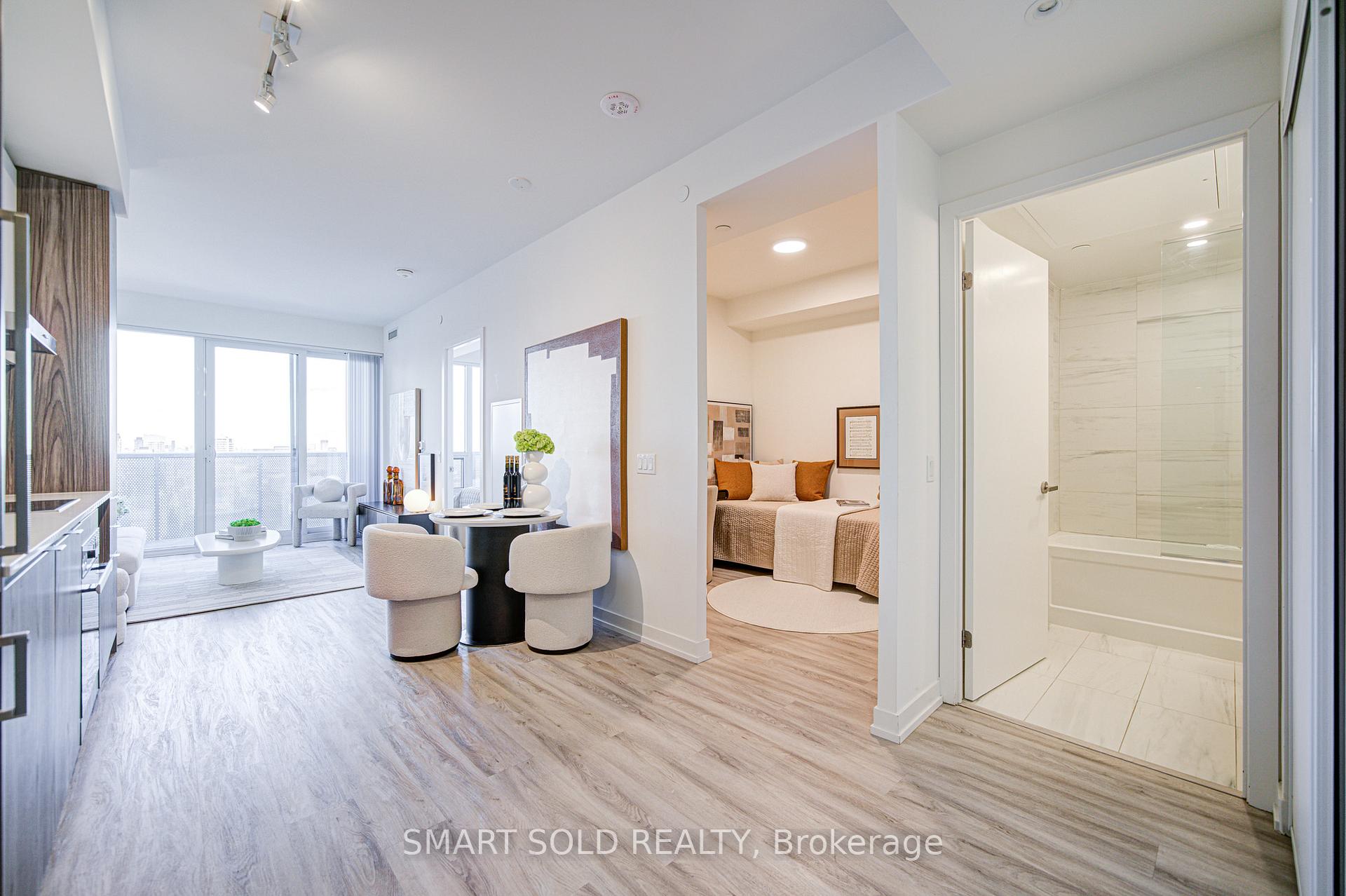 Photo 5 of Unit 5802, 55 Cooper Street, Toronto, Waterfront Communities — HOMEH