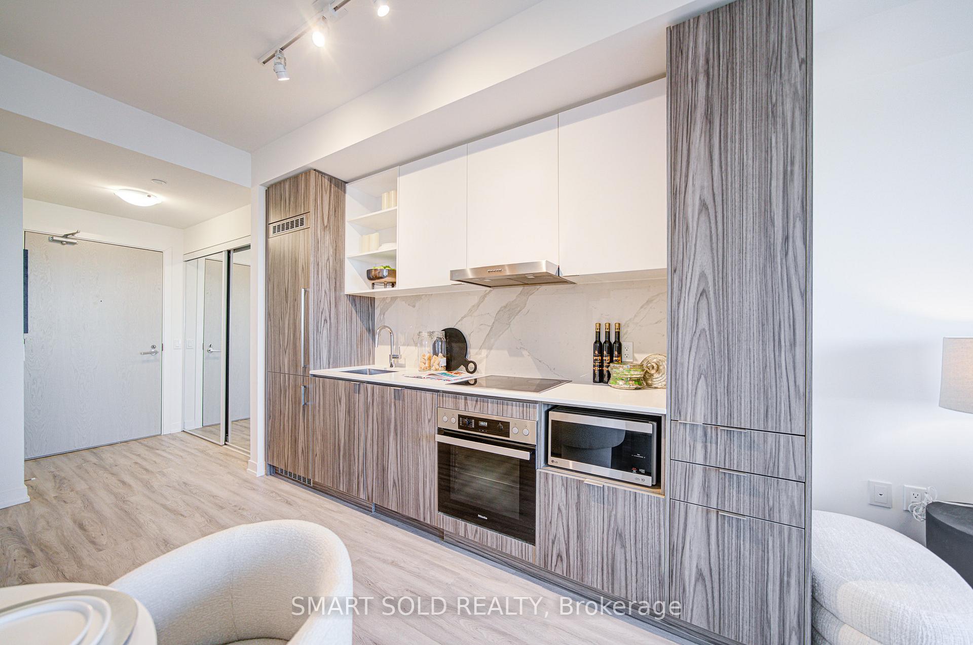 Photo 15 of Unit 5802, 55 Cooper Street, Toronto, Waterfront Communities — HOMEH