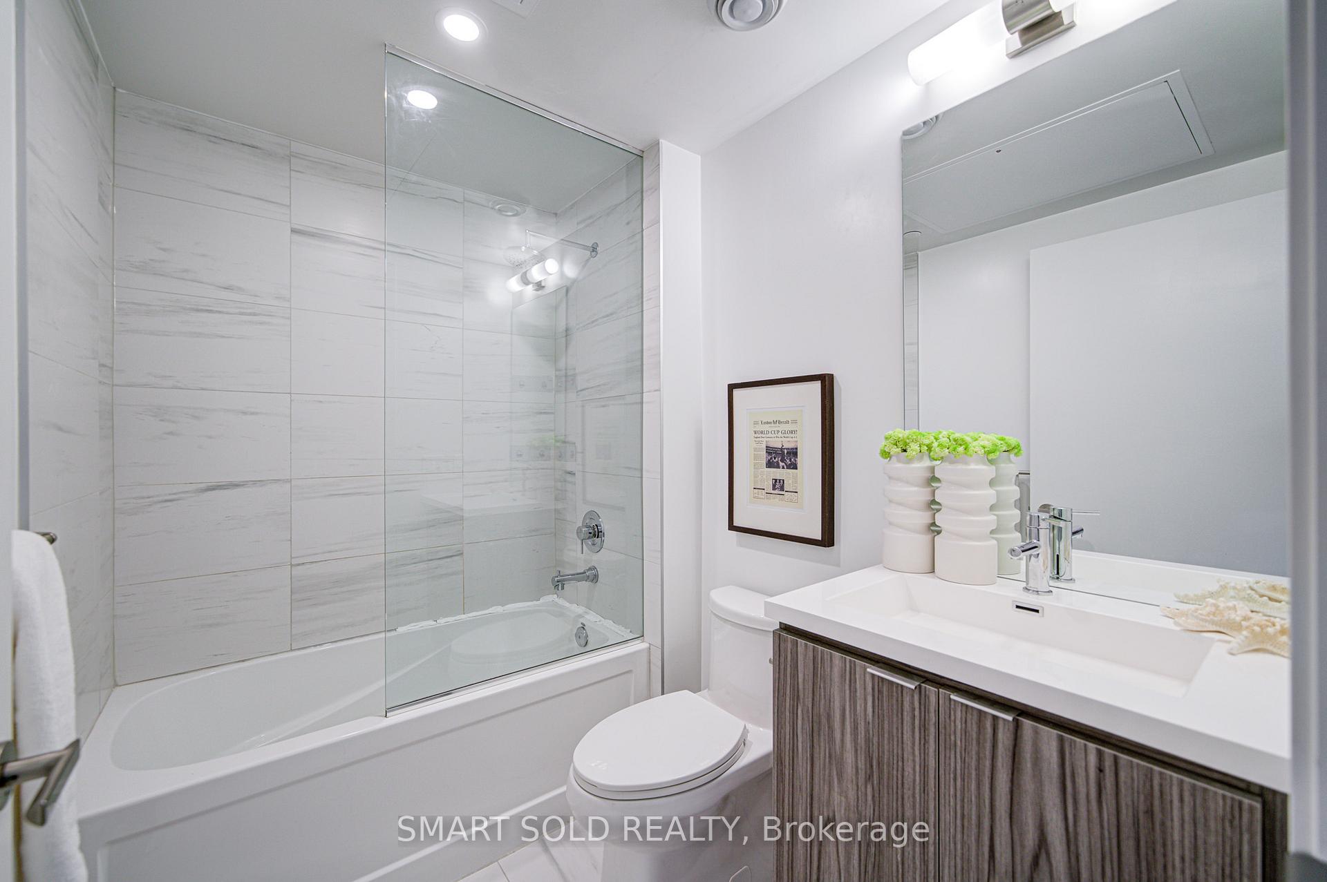 Photo 32 of Unit 5802, 55 Cooper Street, Toronto, Waterfront Communities — HOMEH