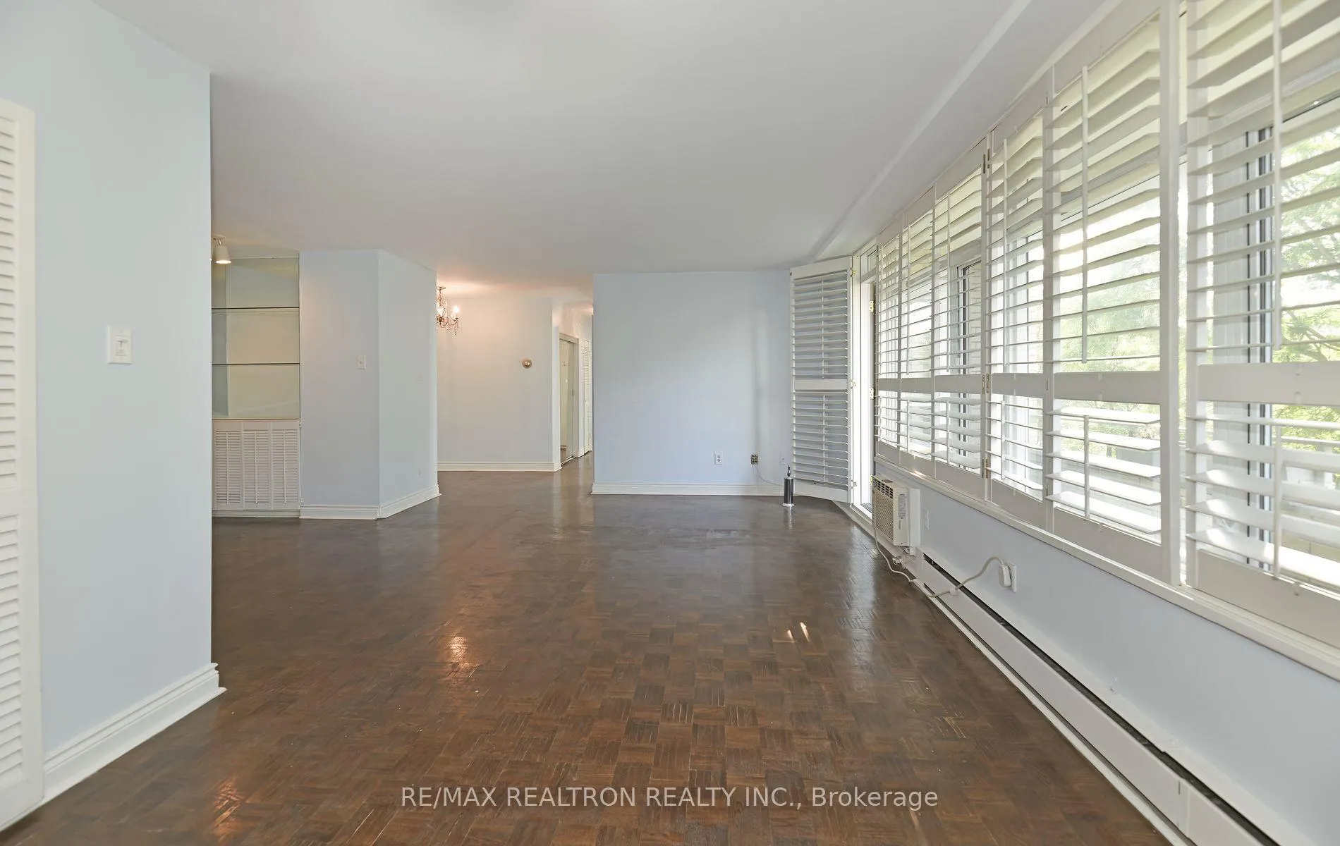 Photo 9 of Unit 501, 581 Avenue Rd, Toronto, Yonge-St. Clair — HOMEH